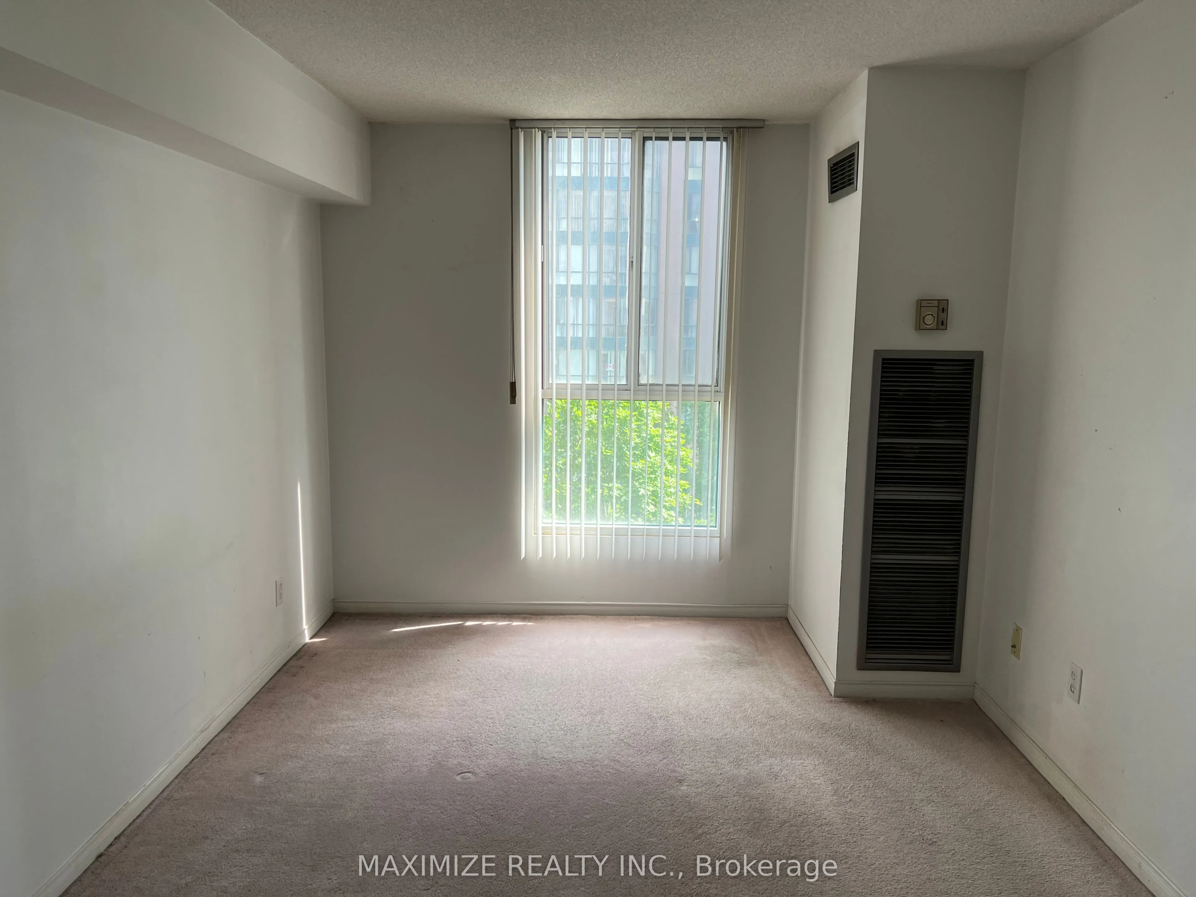 155 Hillcrest Avenue S #403