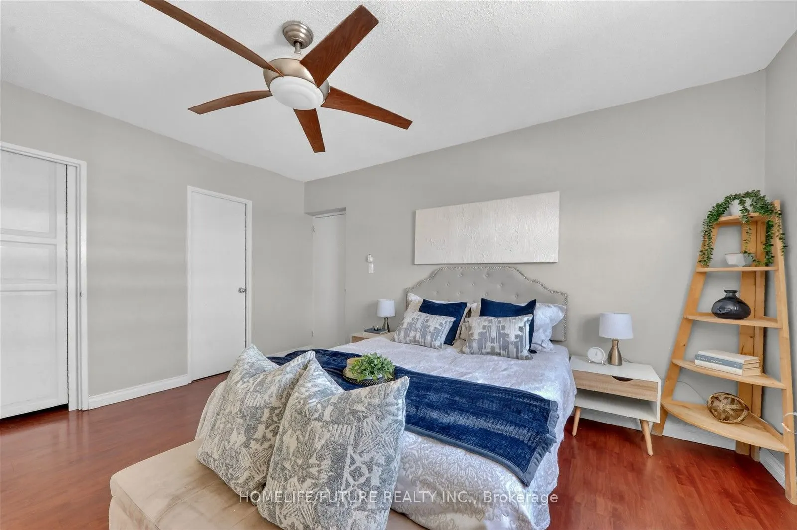 15 Elizabeth Street N #704