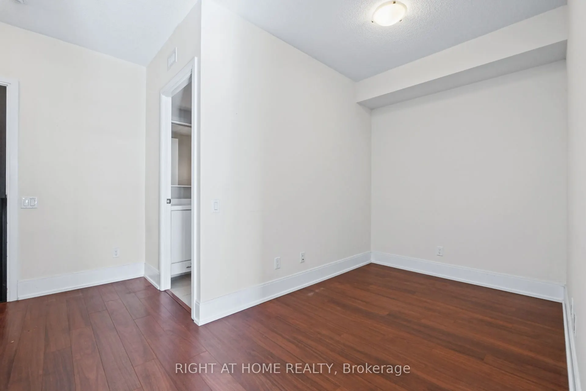 15 Viking Lane #2301
