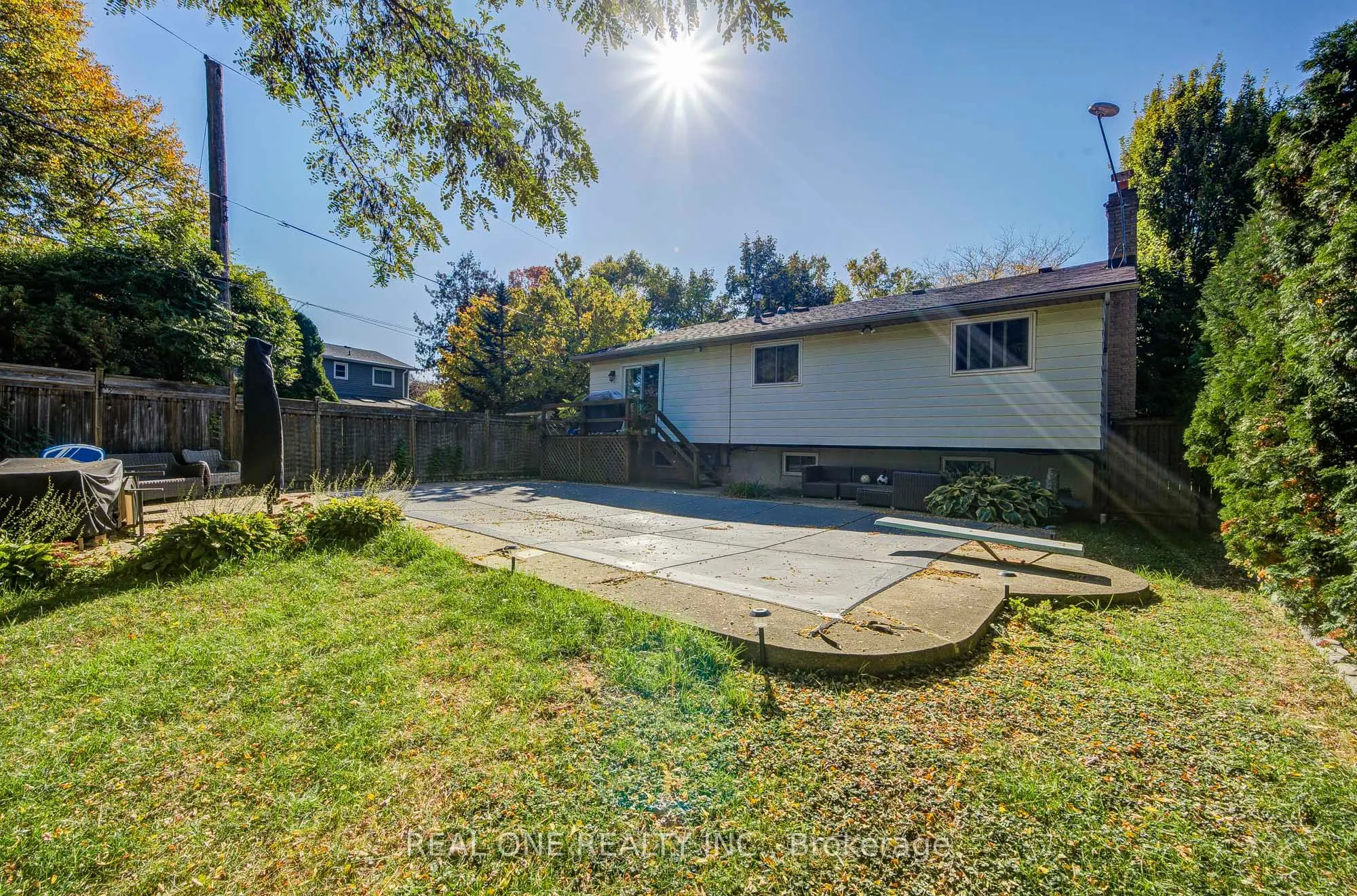 401 Swinburne Road