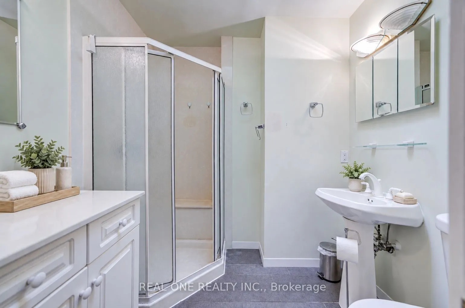 401 Swinburne Road