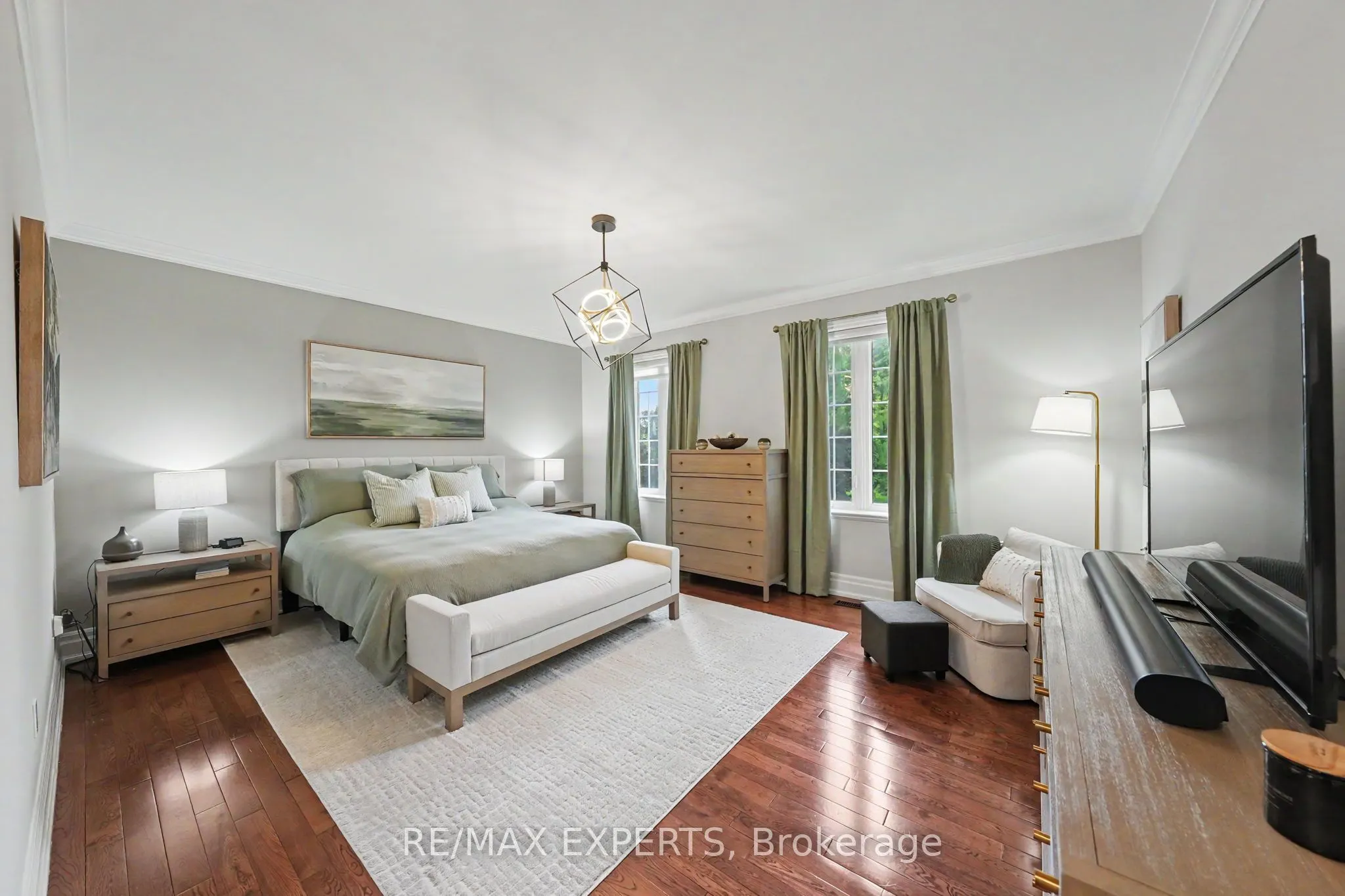 4 Woodlot Court