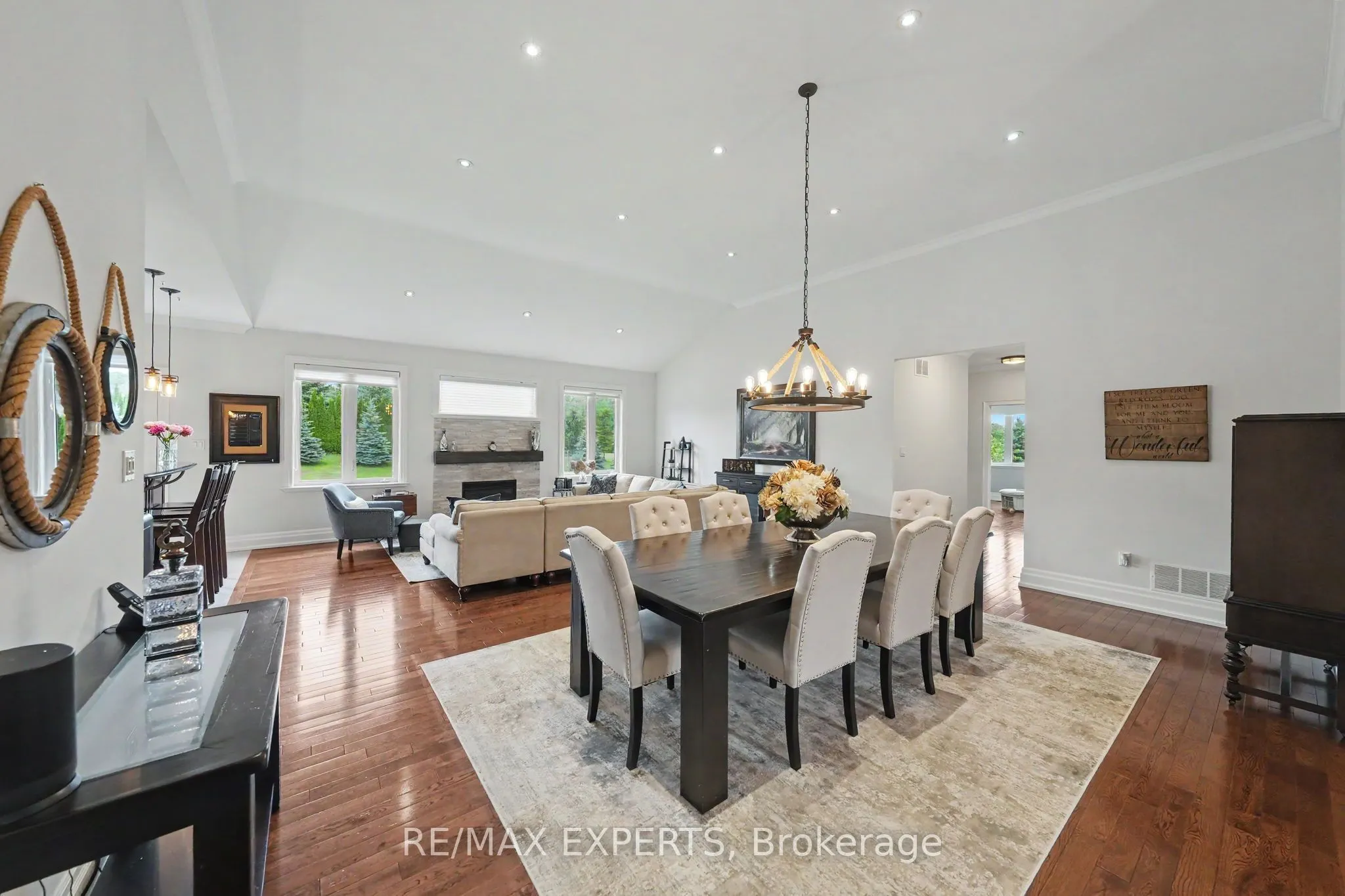 4 Woodlot Court