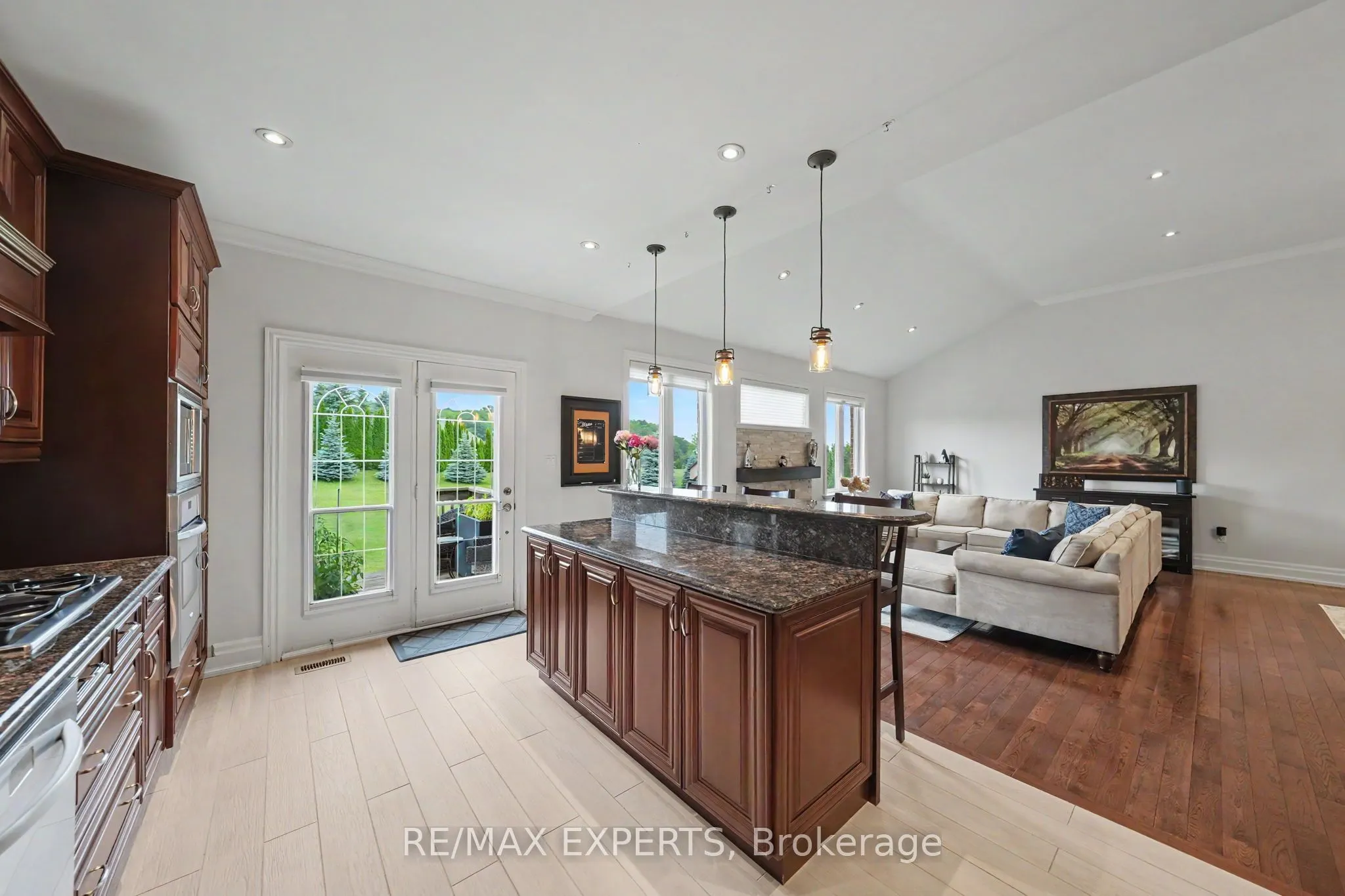 4 Woodlot Court