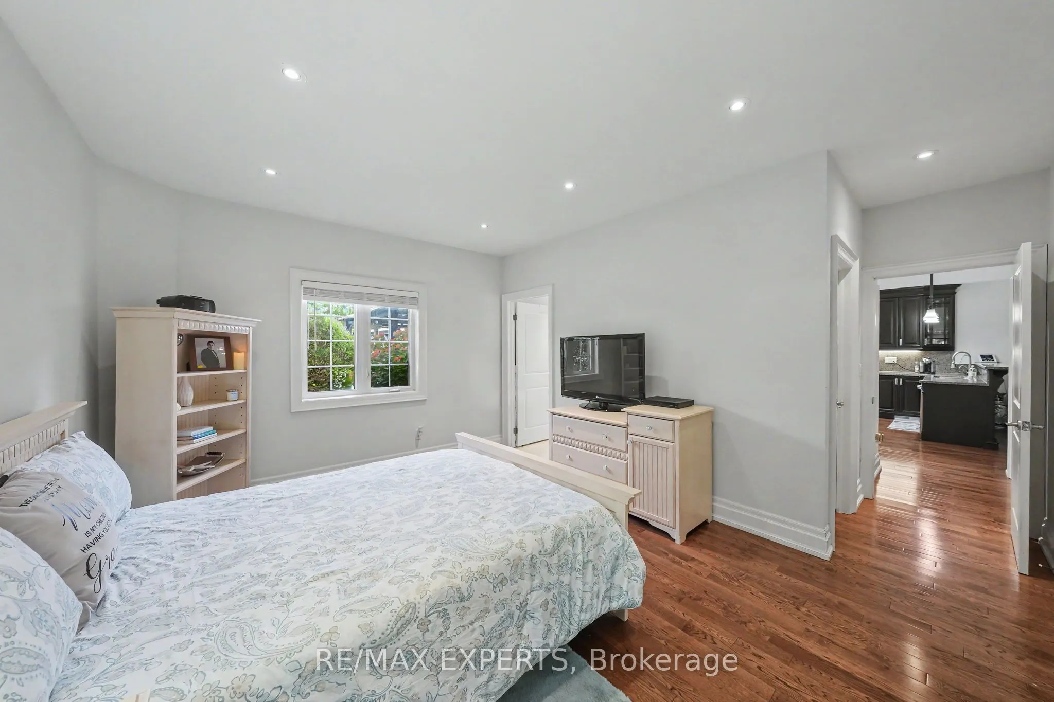 4 Woodlot Court
