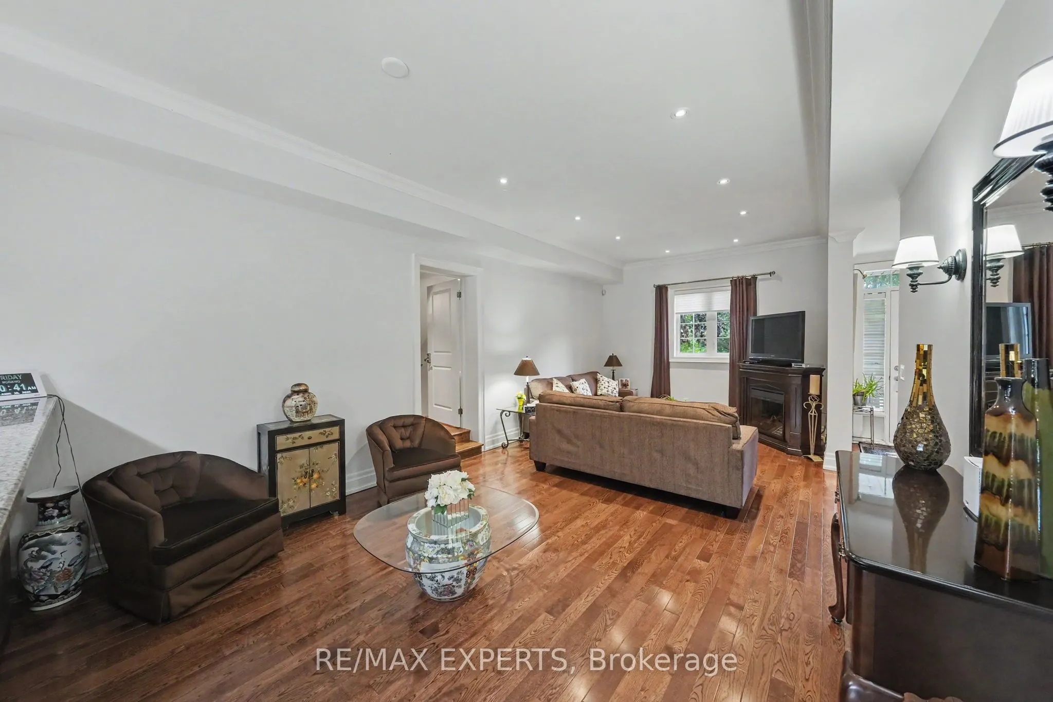 4 Woodlot Court