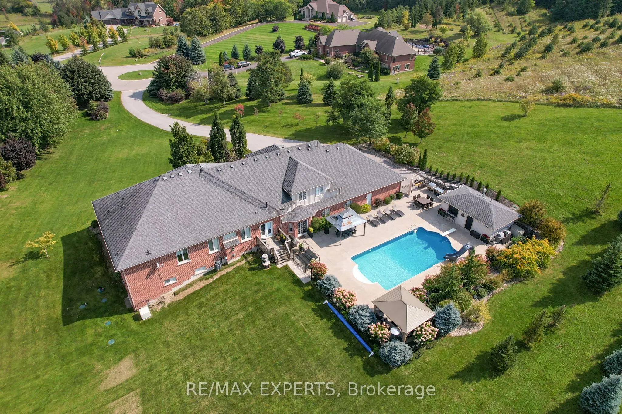 4 Woodlot Court