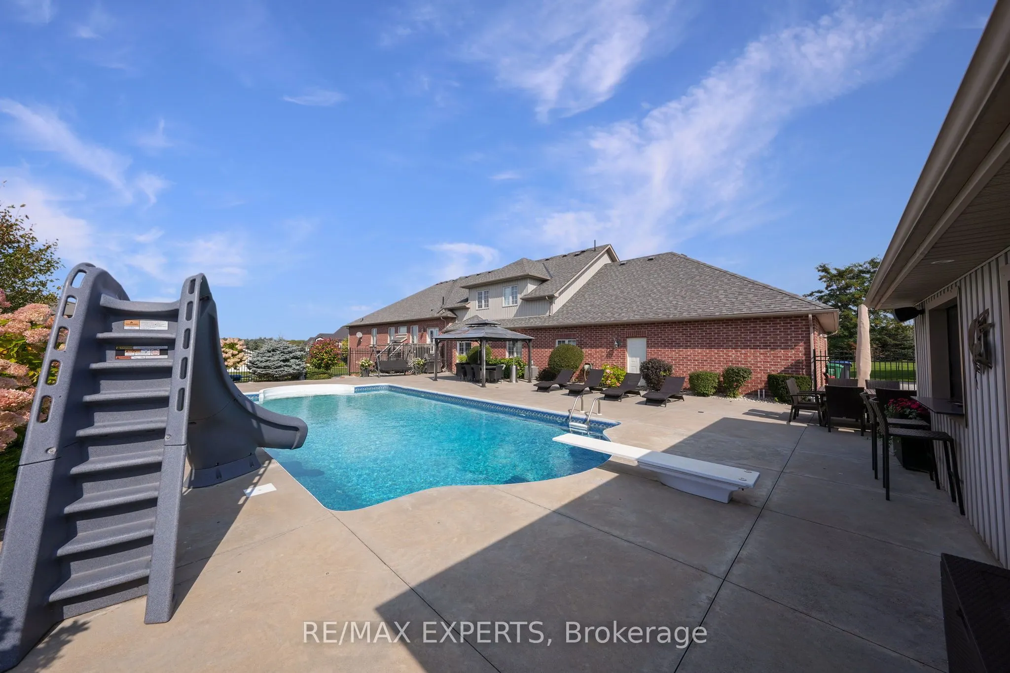 4 Woodlot Court