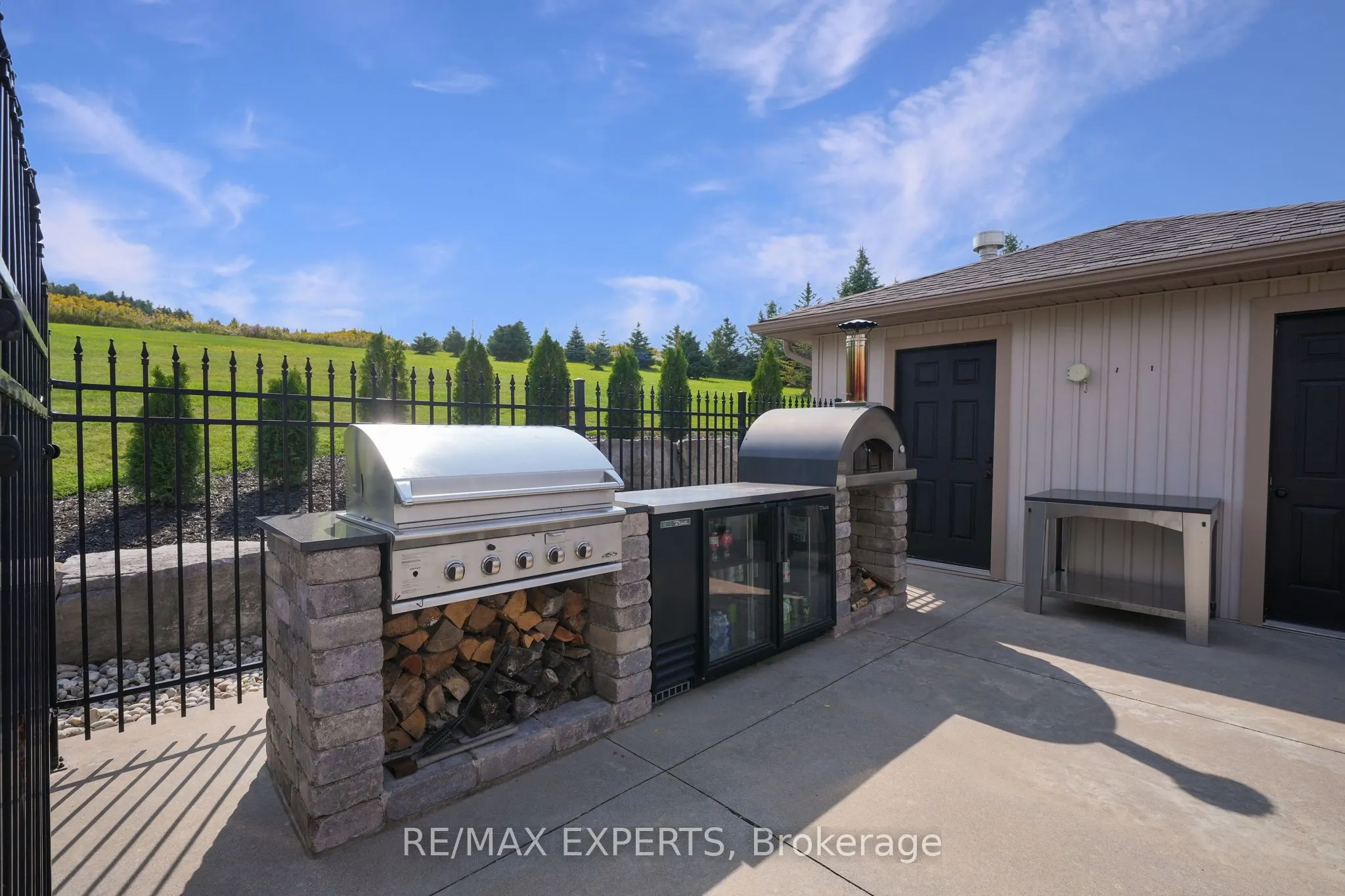 4 Woodlot Court