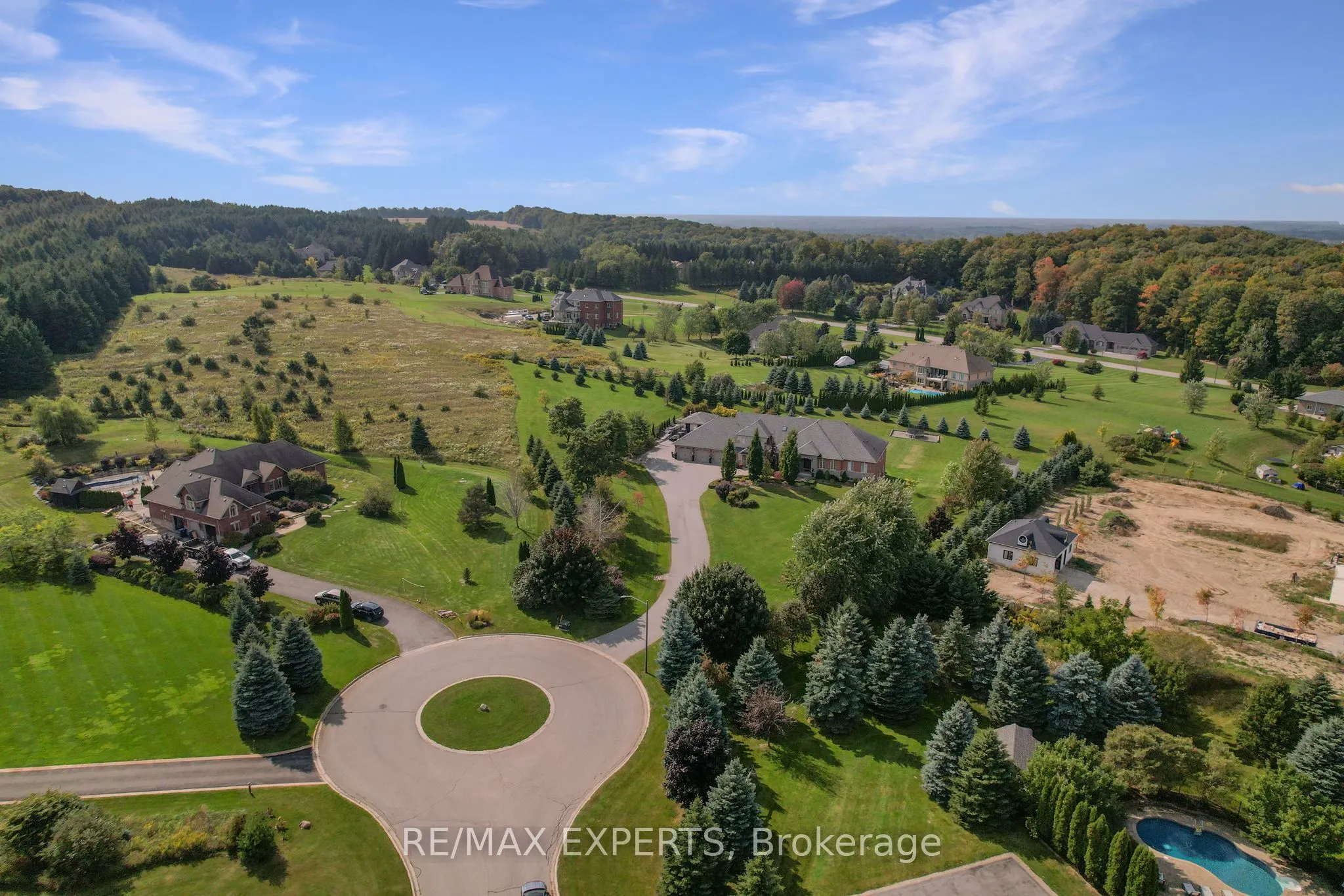4 Woodlot Court