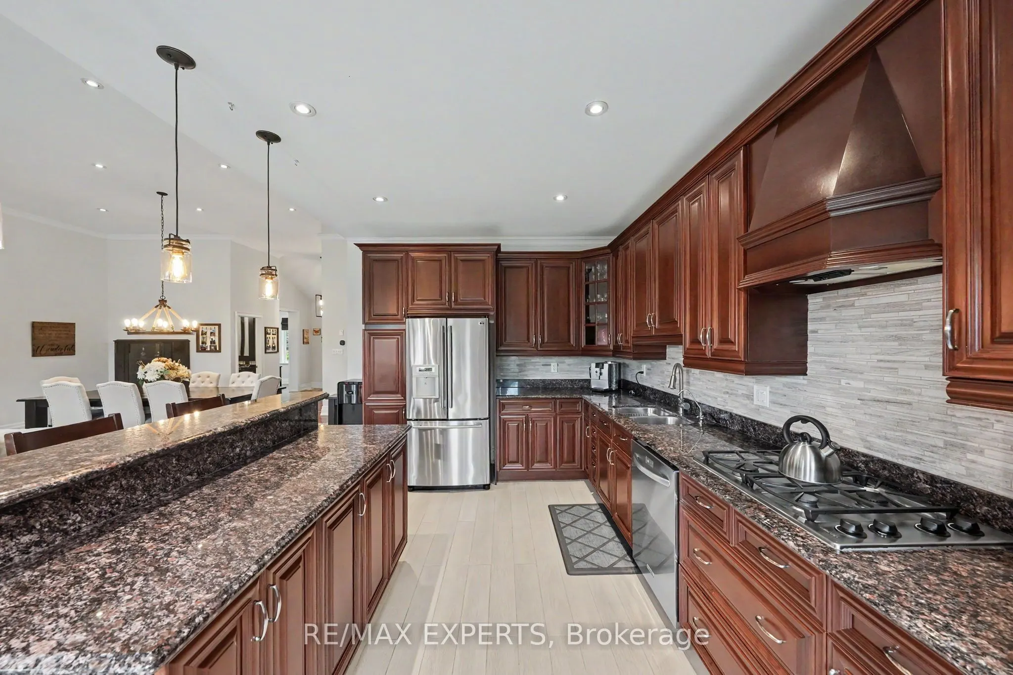 4 Woodlot Court