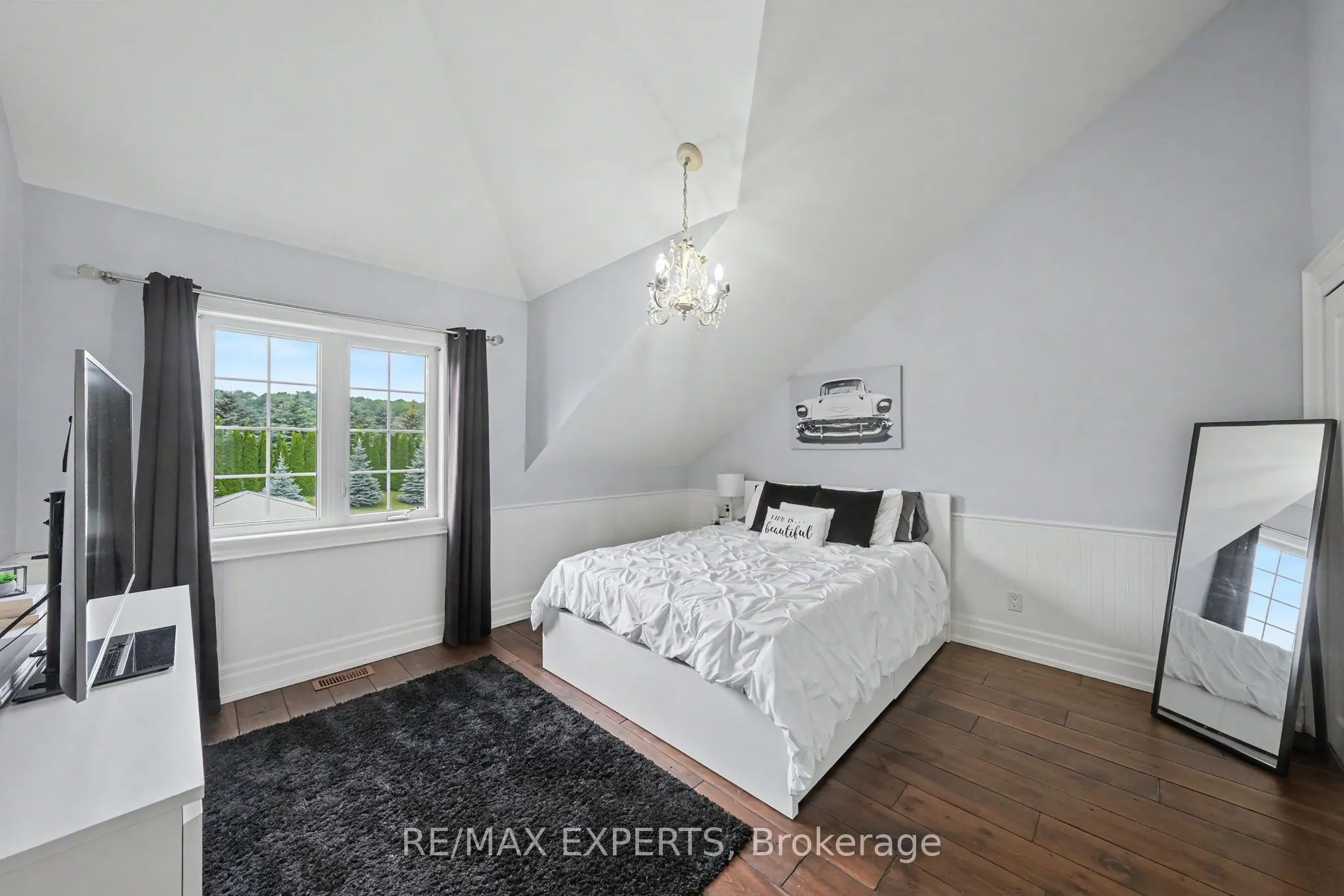 4 Woodlot Court