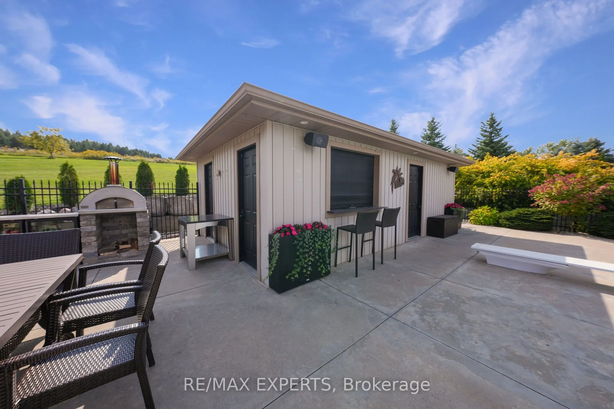4 Woodlot Court