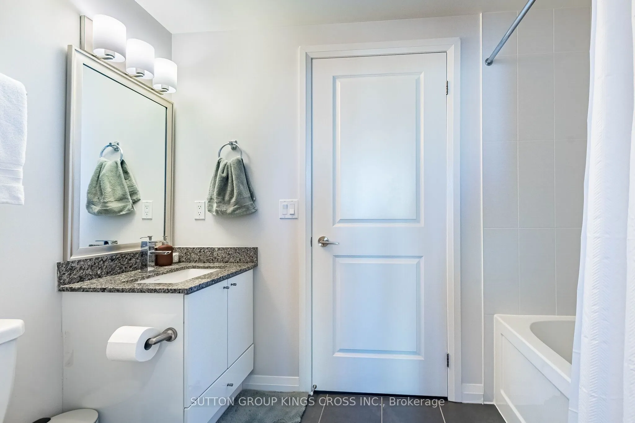 55 Eglinton Avenue W #904