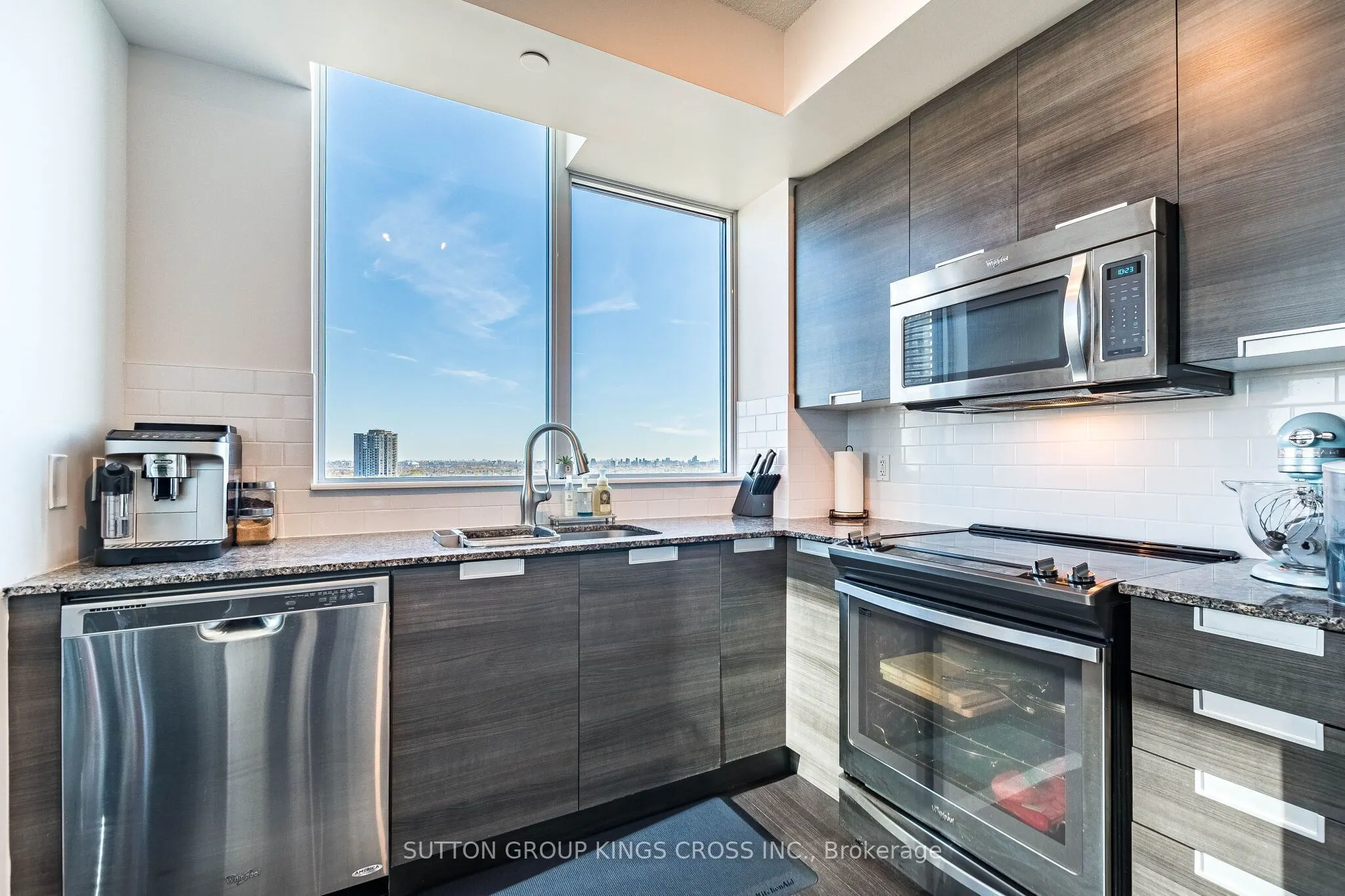 55 Eglinton Avenue W #904