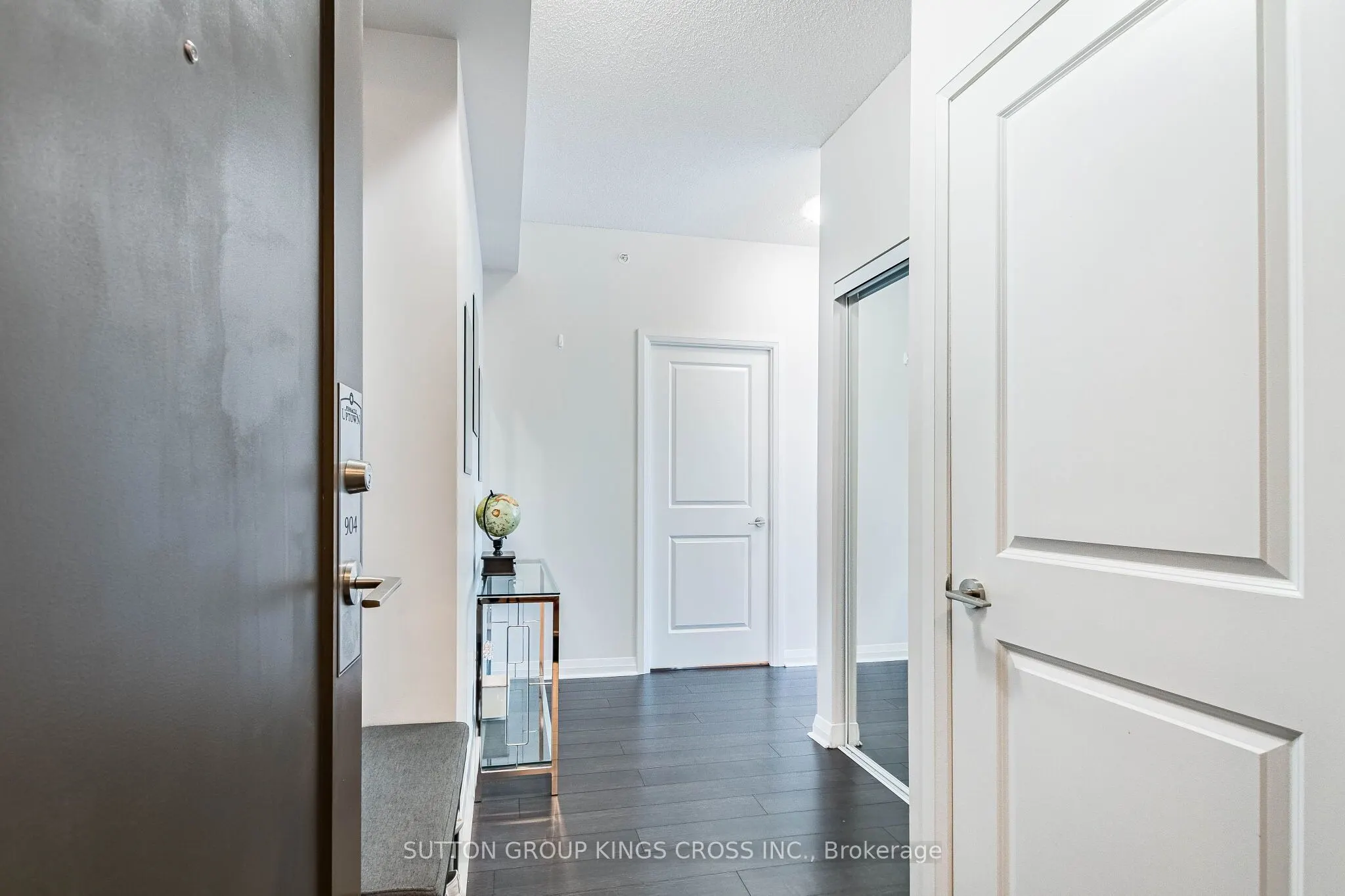 55 Eglinton Avenue W #904