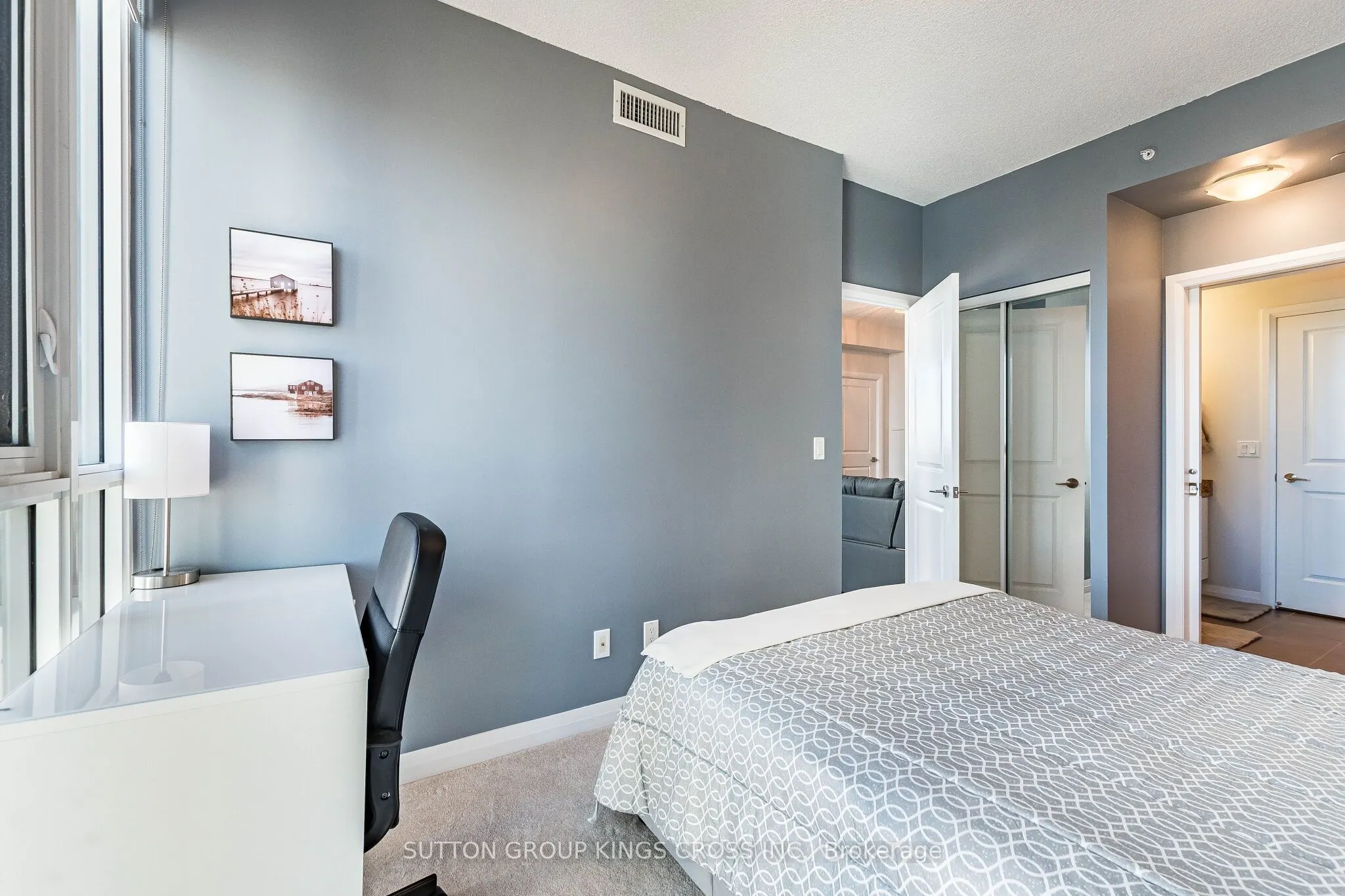55 Eglinton Avenue W #904
