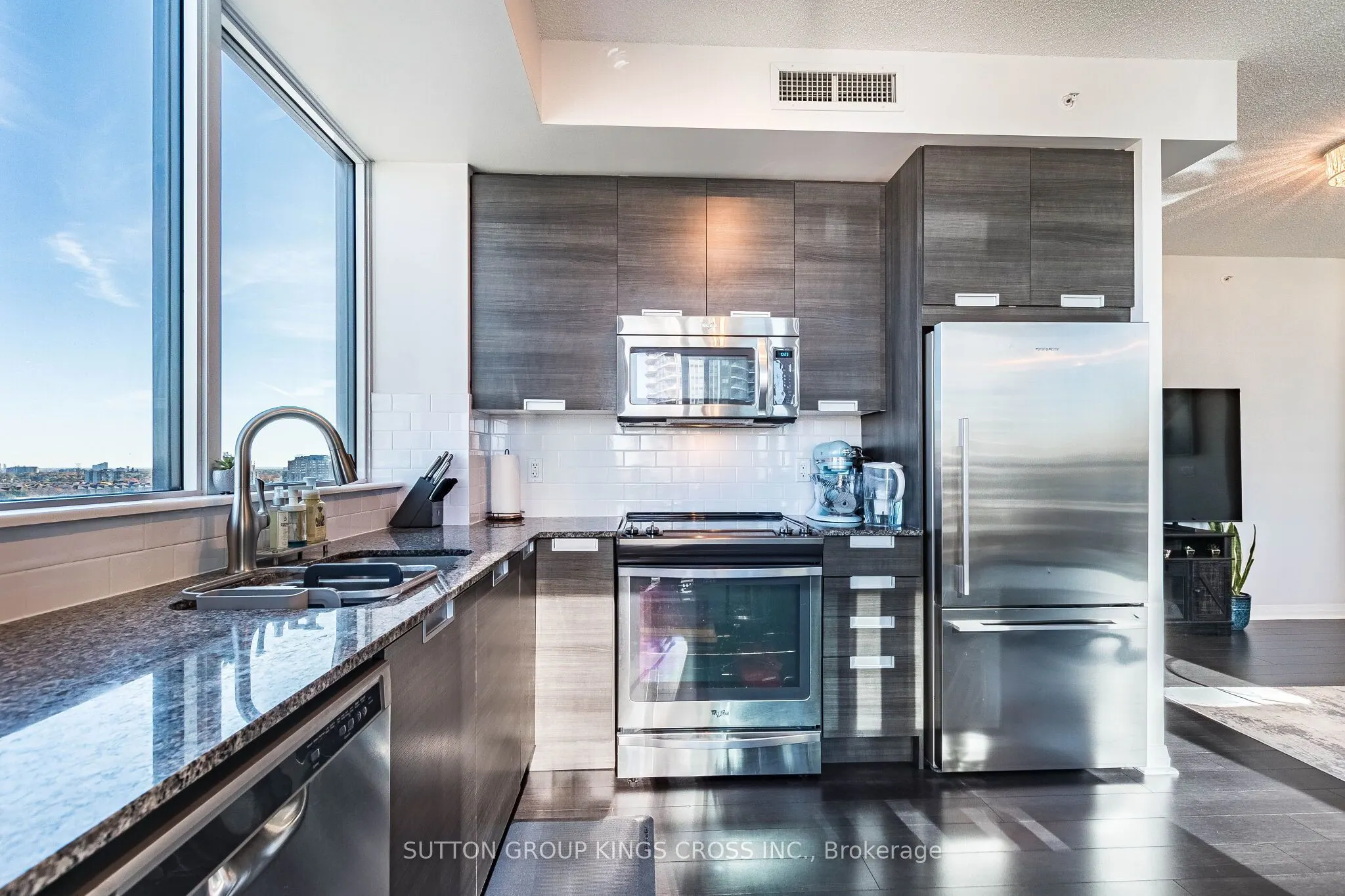 55 Eglinton Avenue W #904