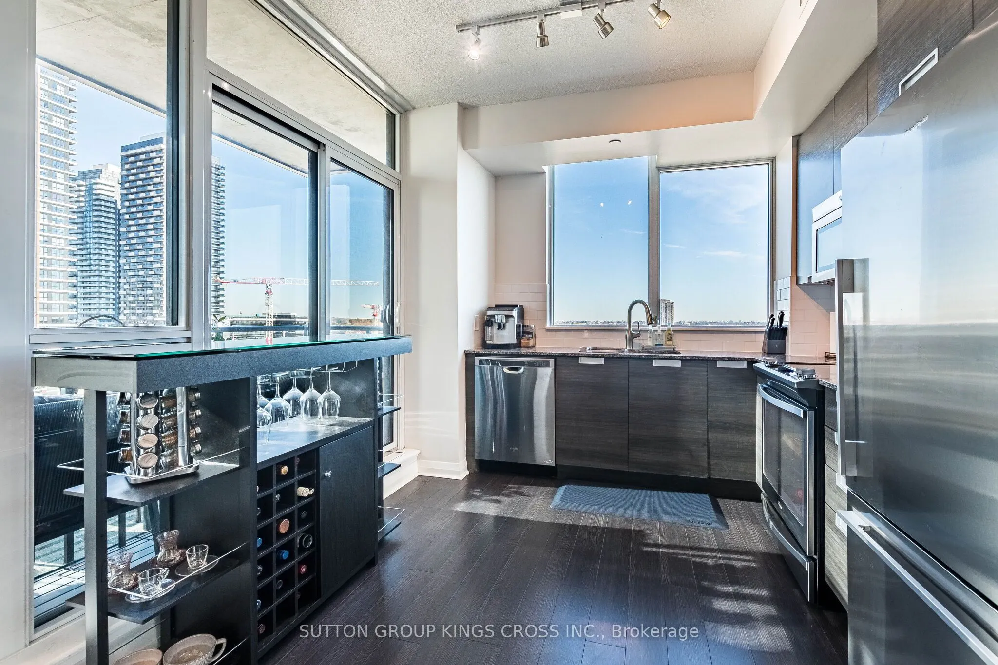 55 Eglinton Avenue W #904