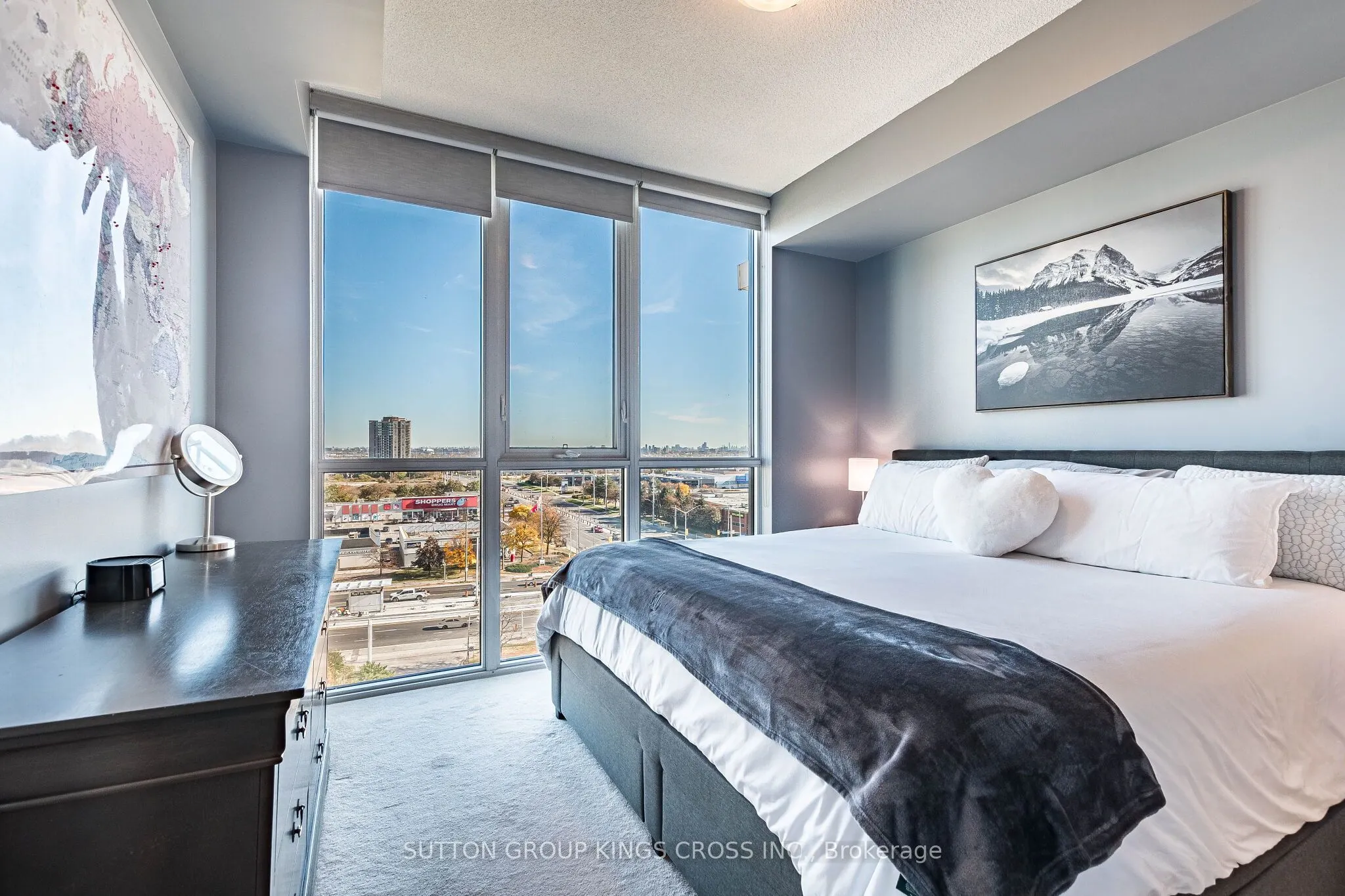 55 Eglinton Avenue W #904