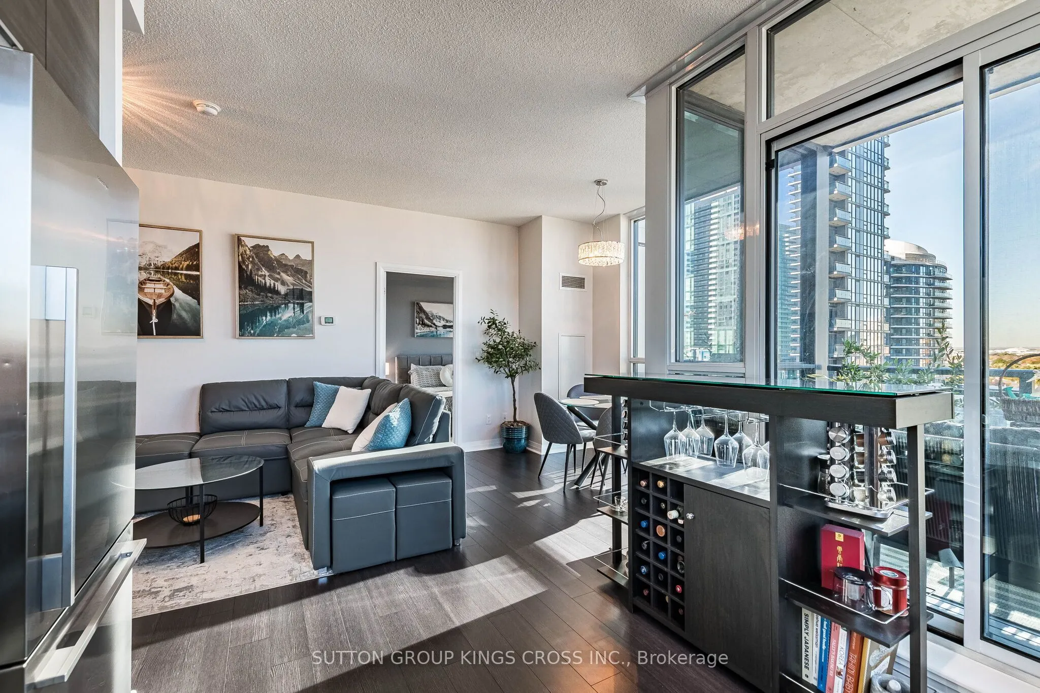 55 Eglinton Avenue W #904