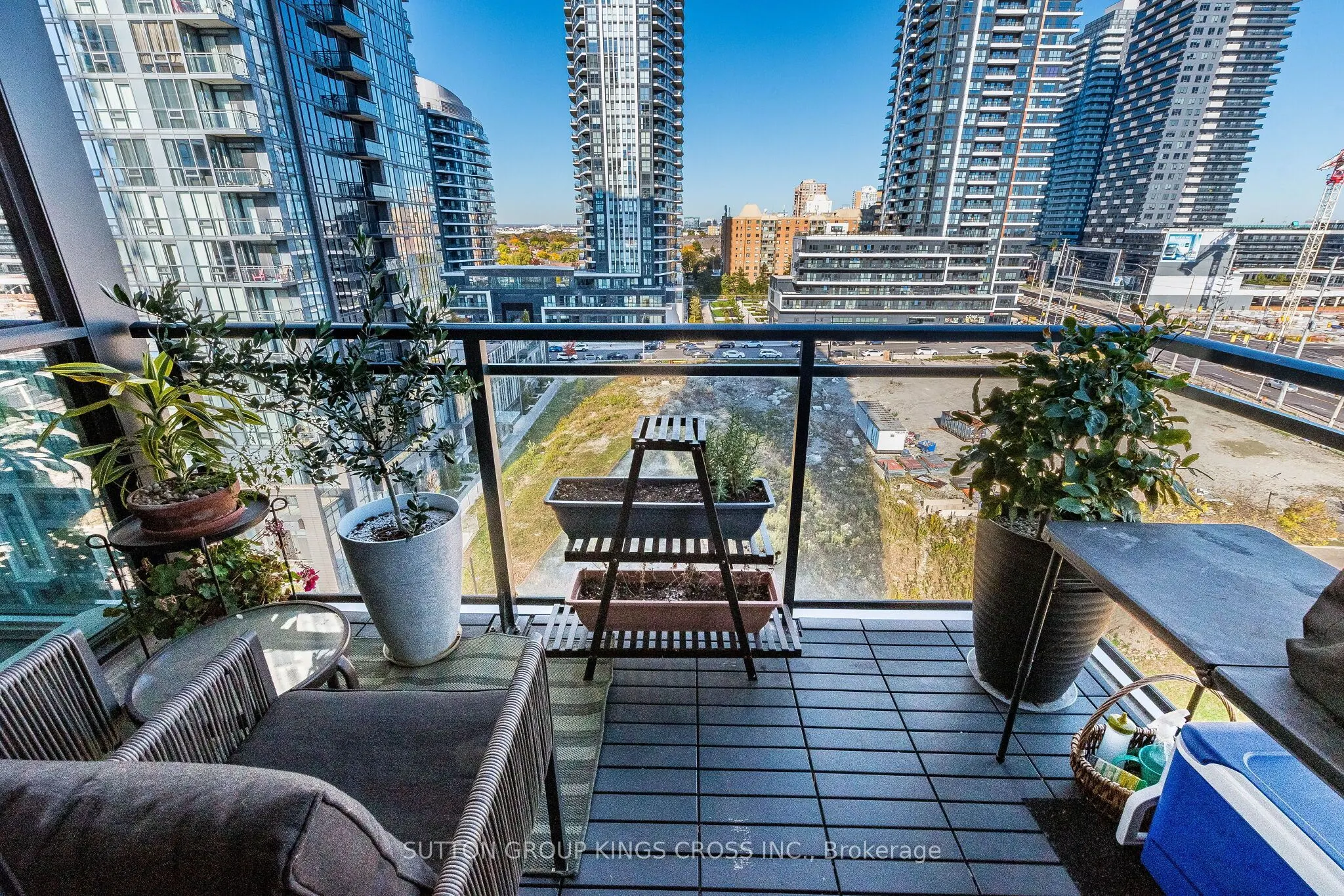 55 Eglinton Avenue W #904