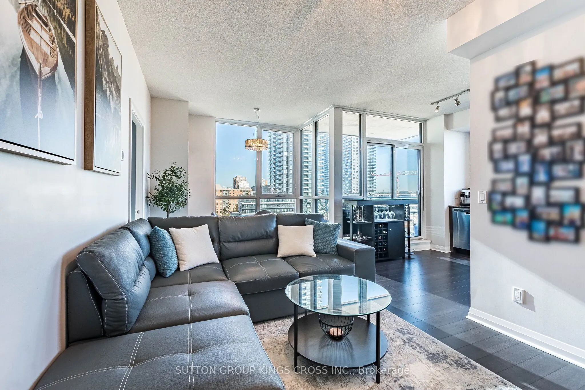 55 Eglinton Avenue W #904
