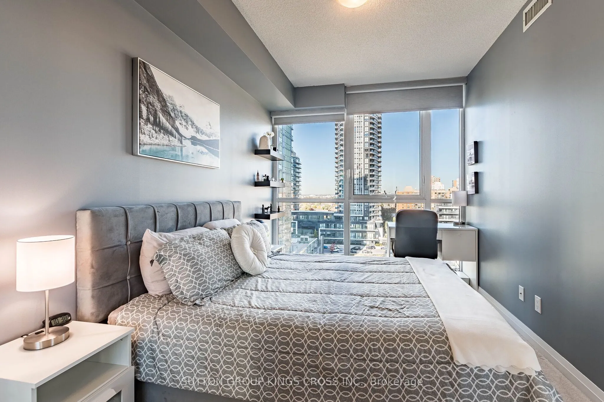 55 Eglinton Avenue W #904