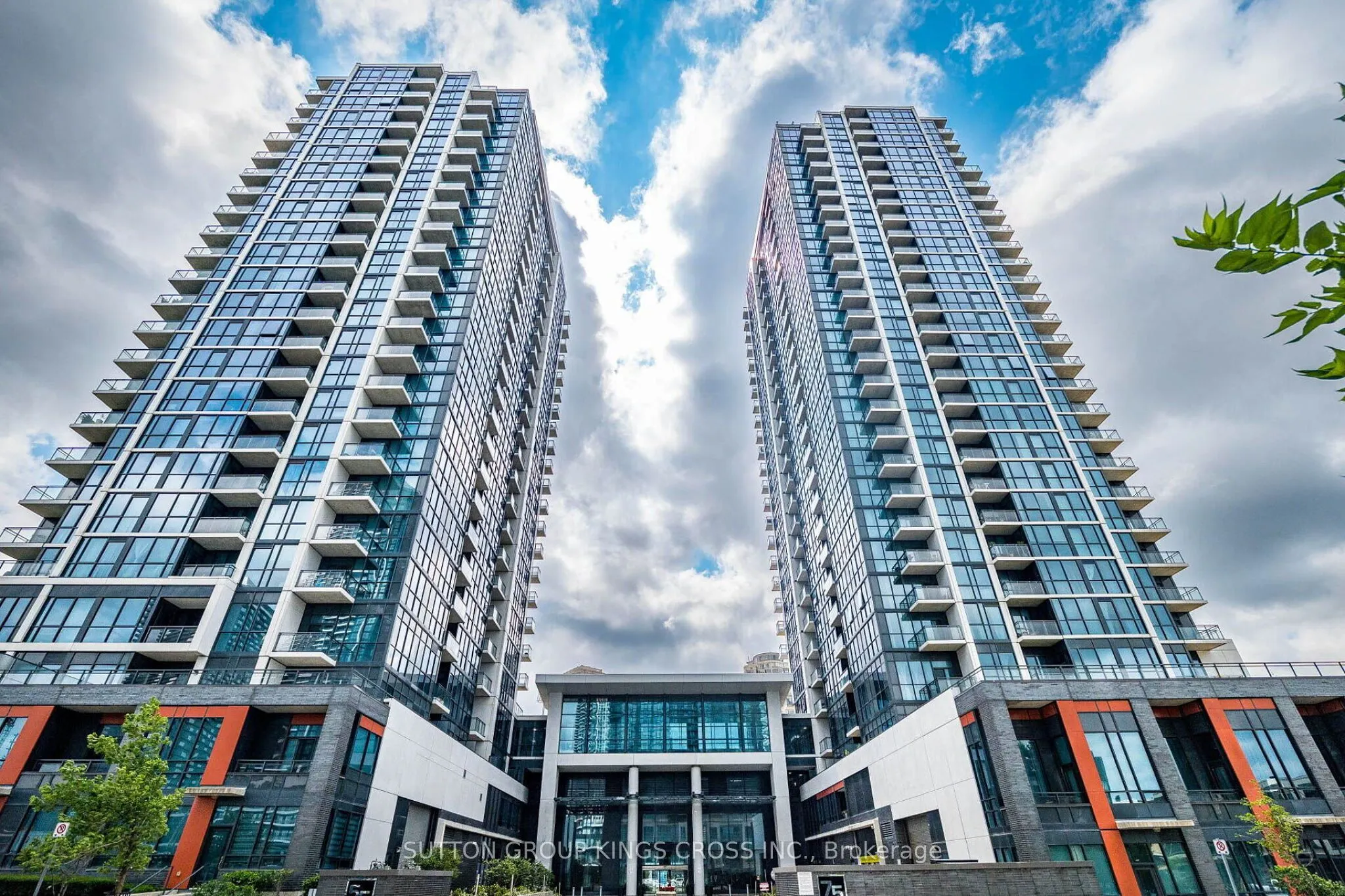 55 Eglinton Avenue W #904