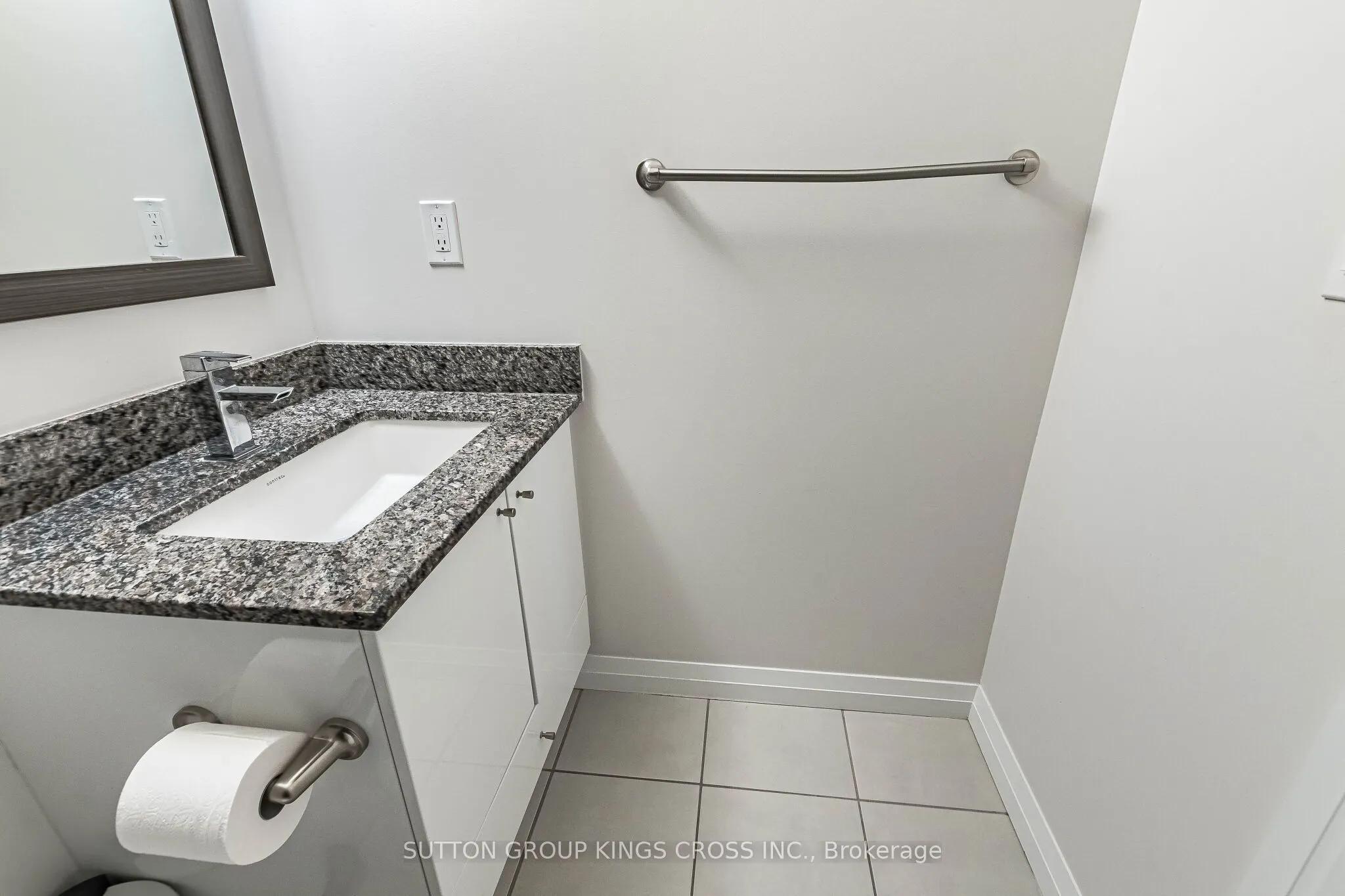 55 Eglinton Avenue W #904
