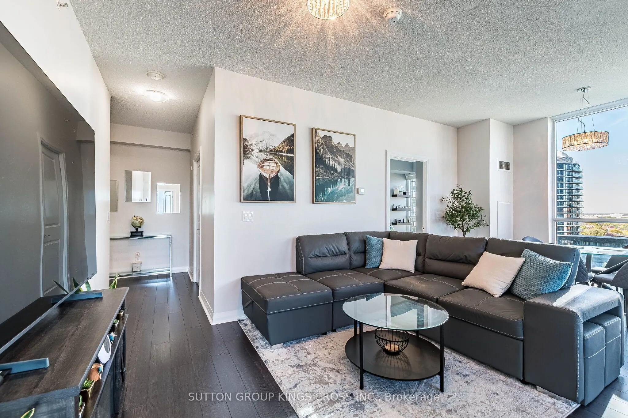 55 Eglinton Avenue W #904