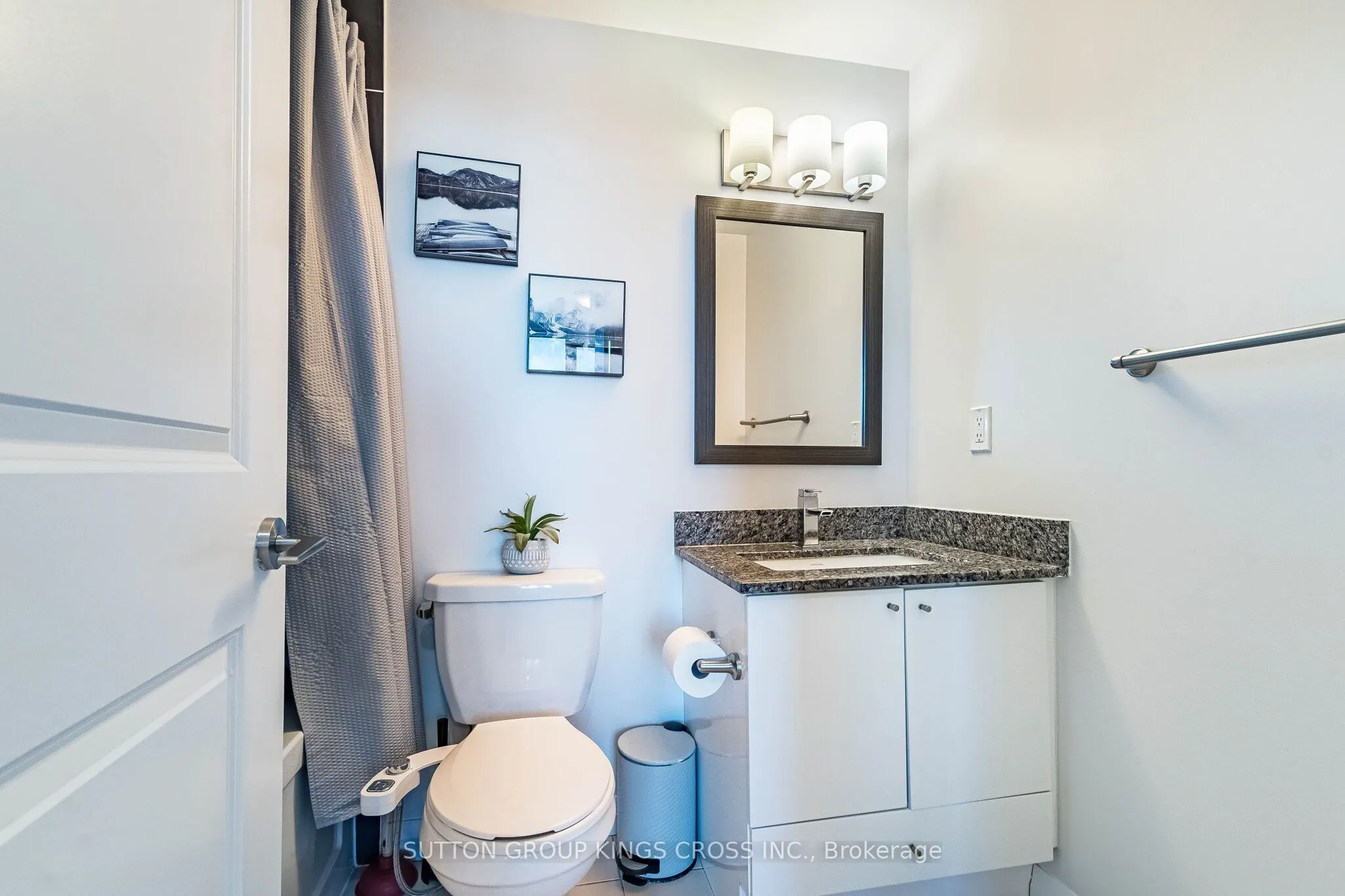 55 Eglinton Avenue W #904