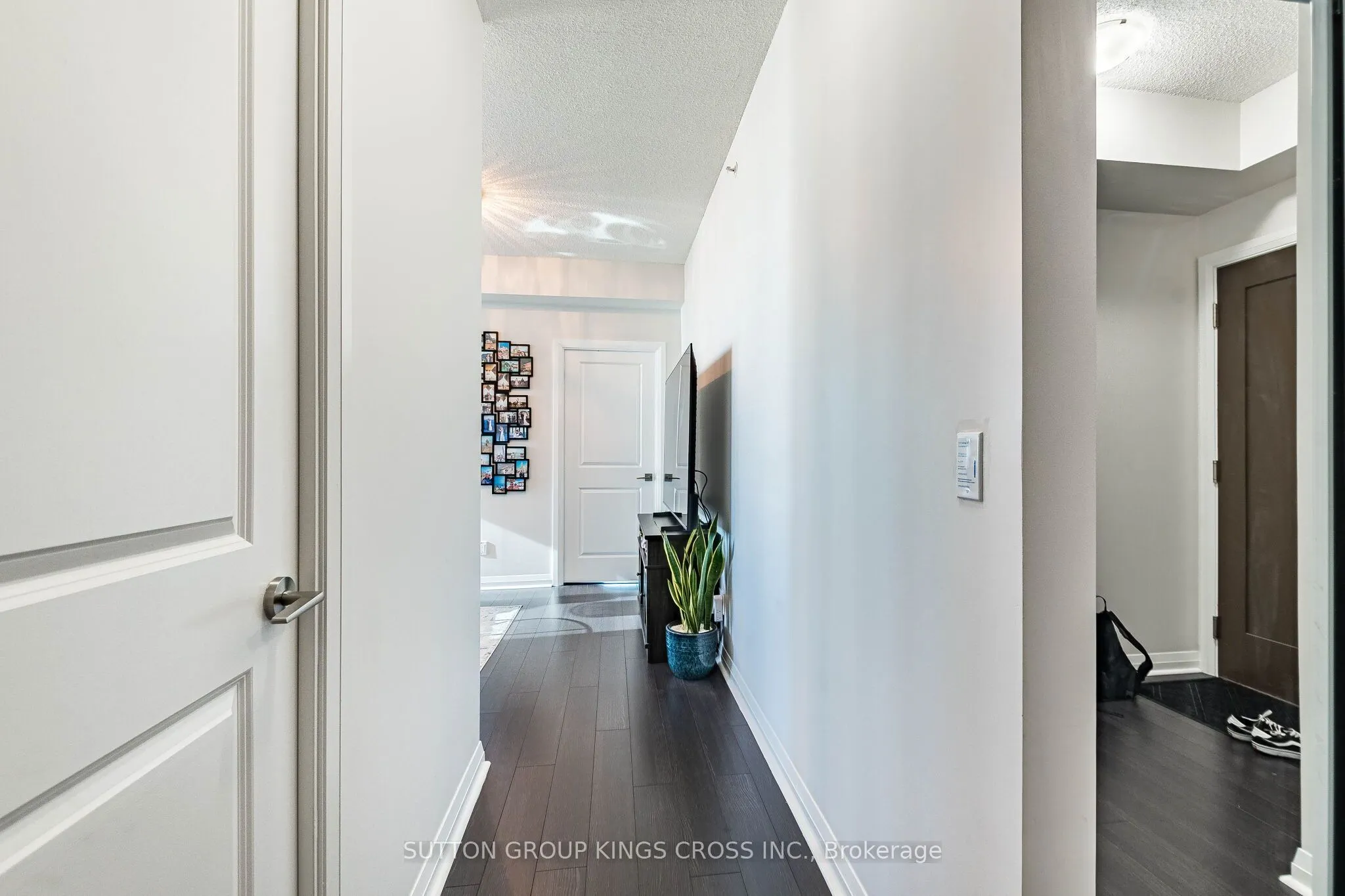 55 Eglinton Avenue W #904