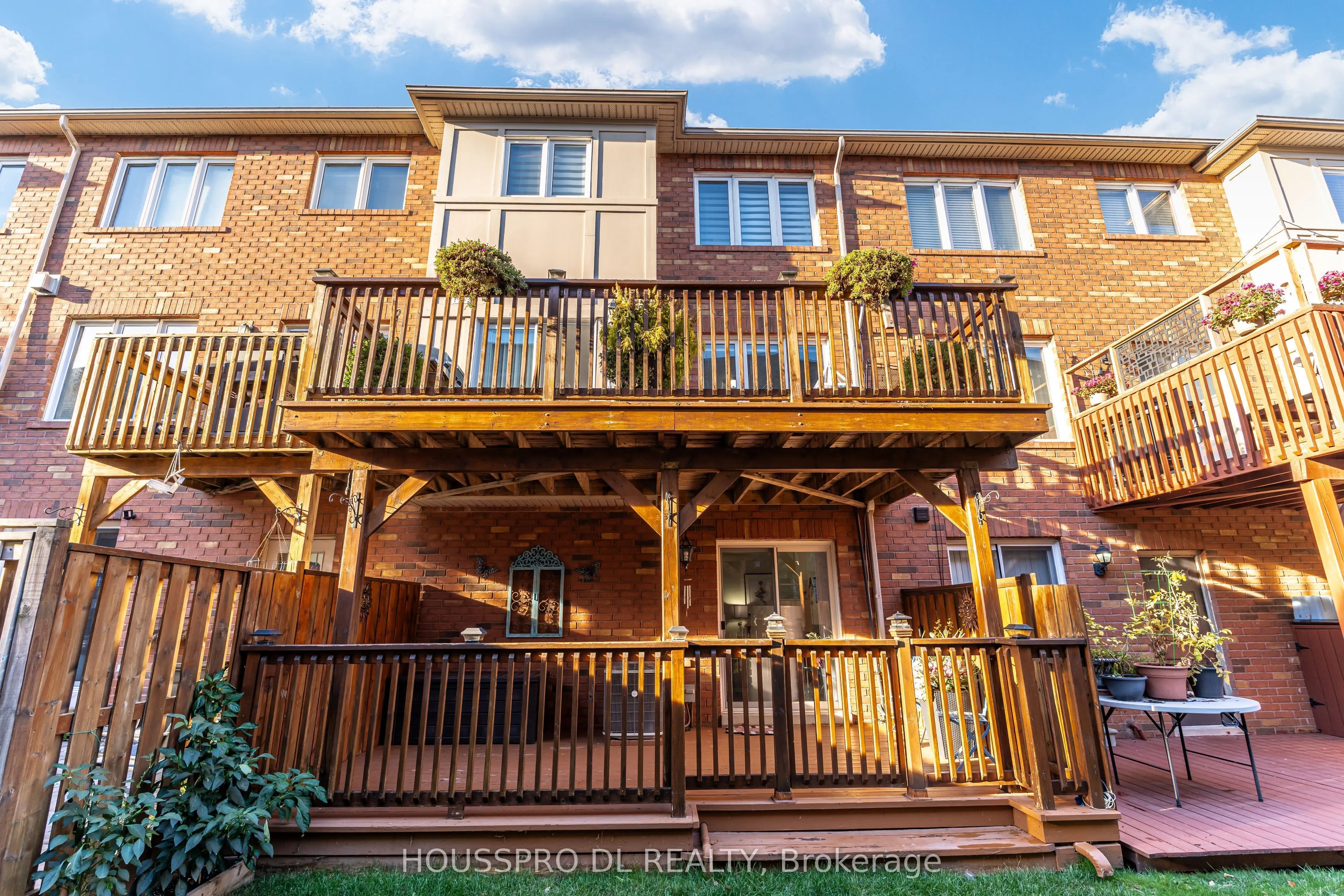 619 Evans Avenue #12
