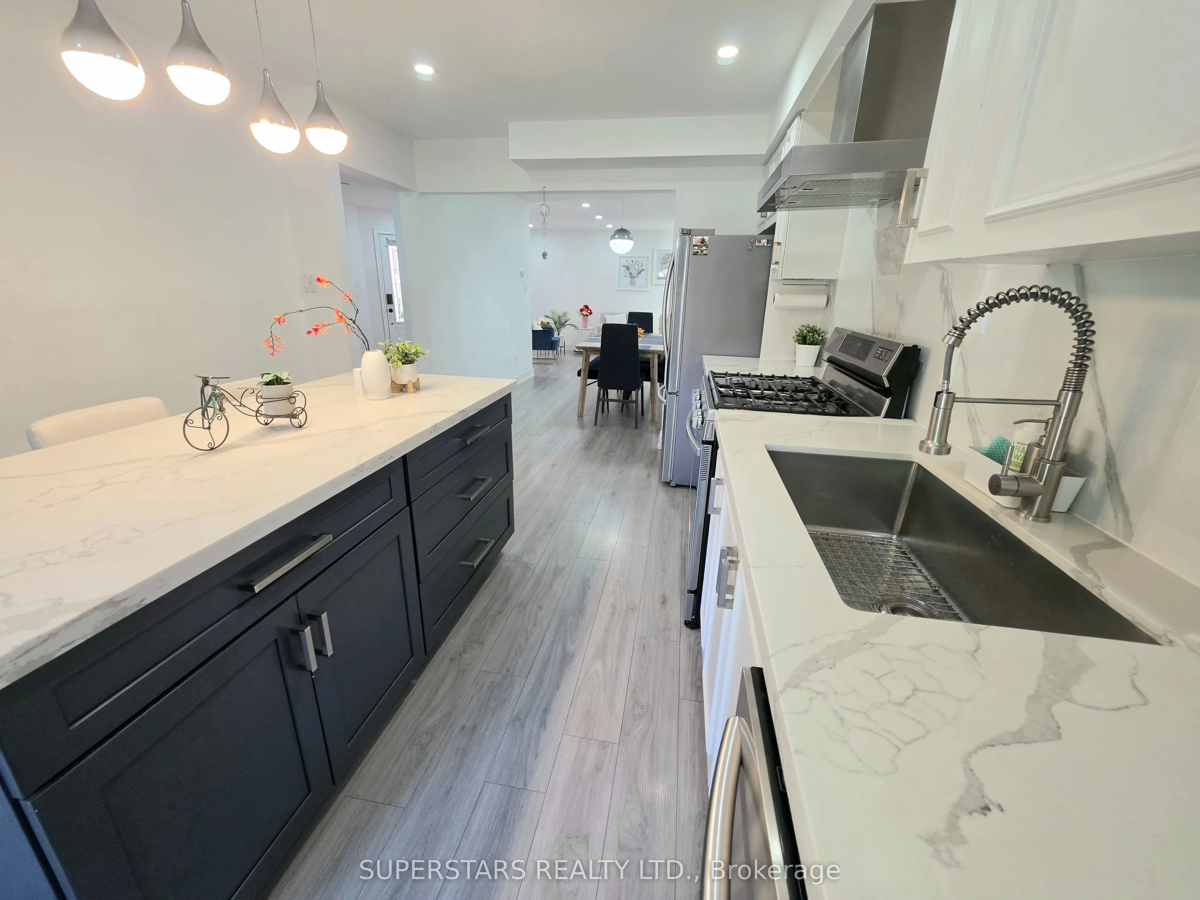 949 Binscarth Drive