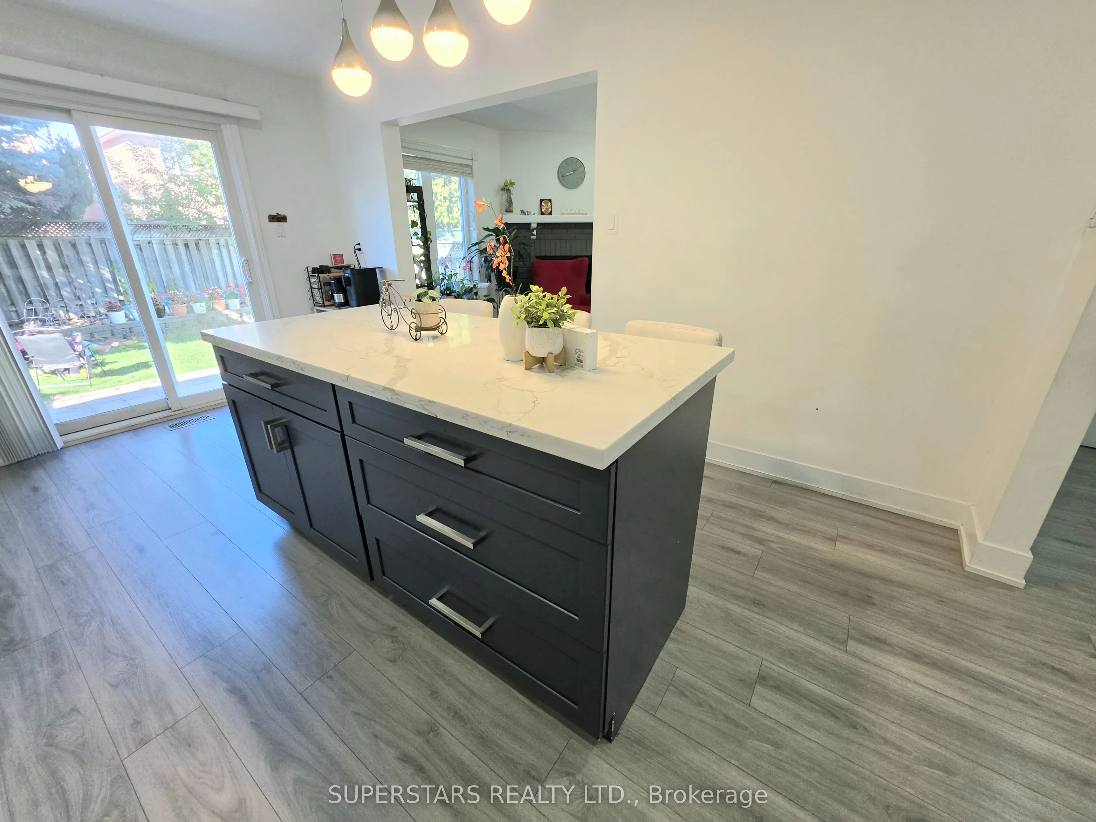 949 Binscarth Drive