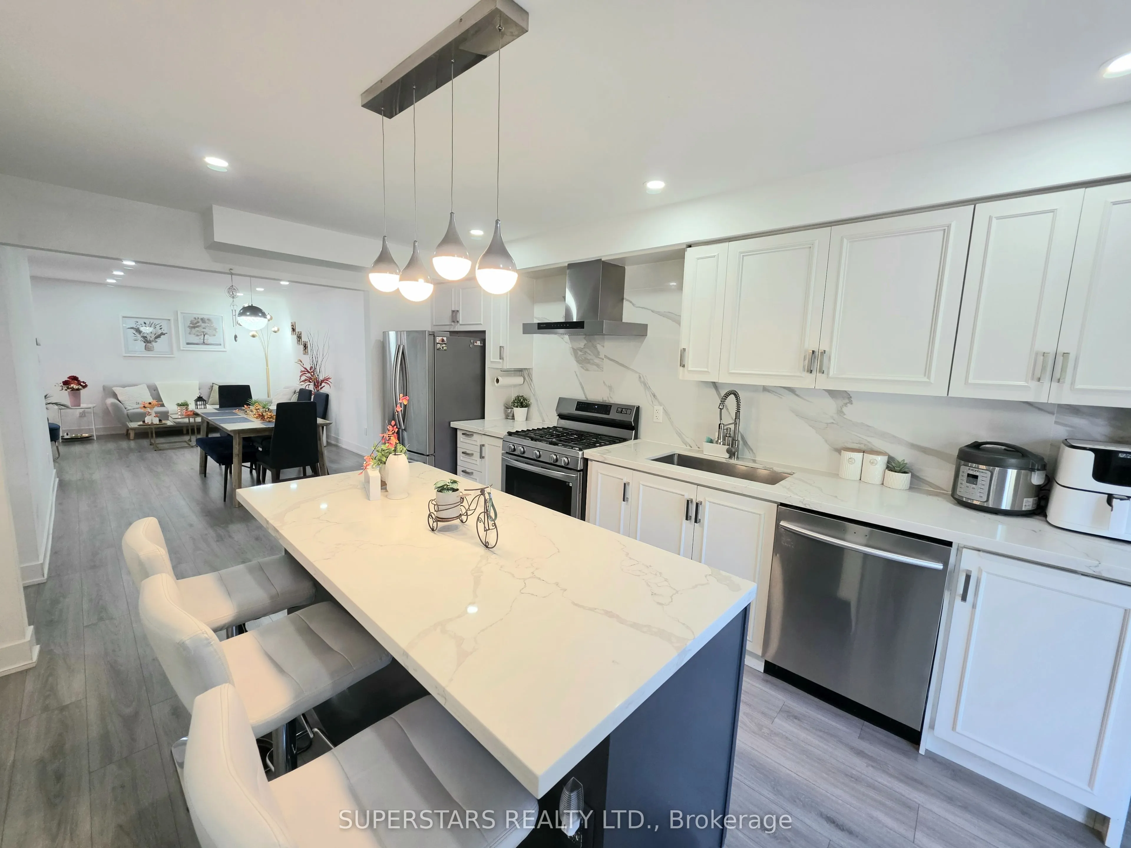 949 Binscarth Drive