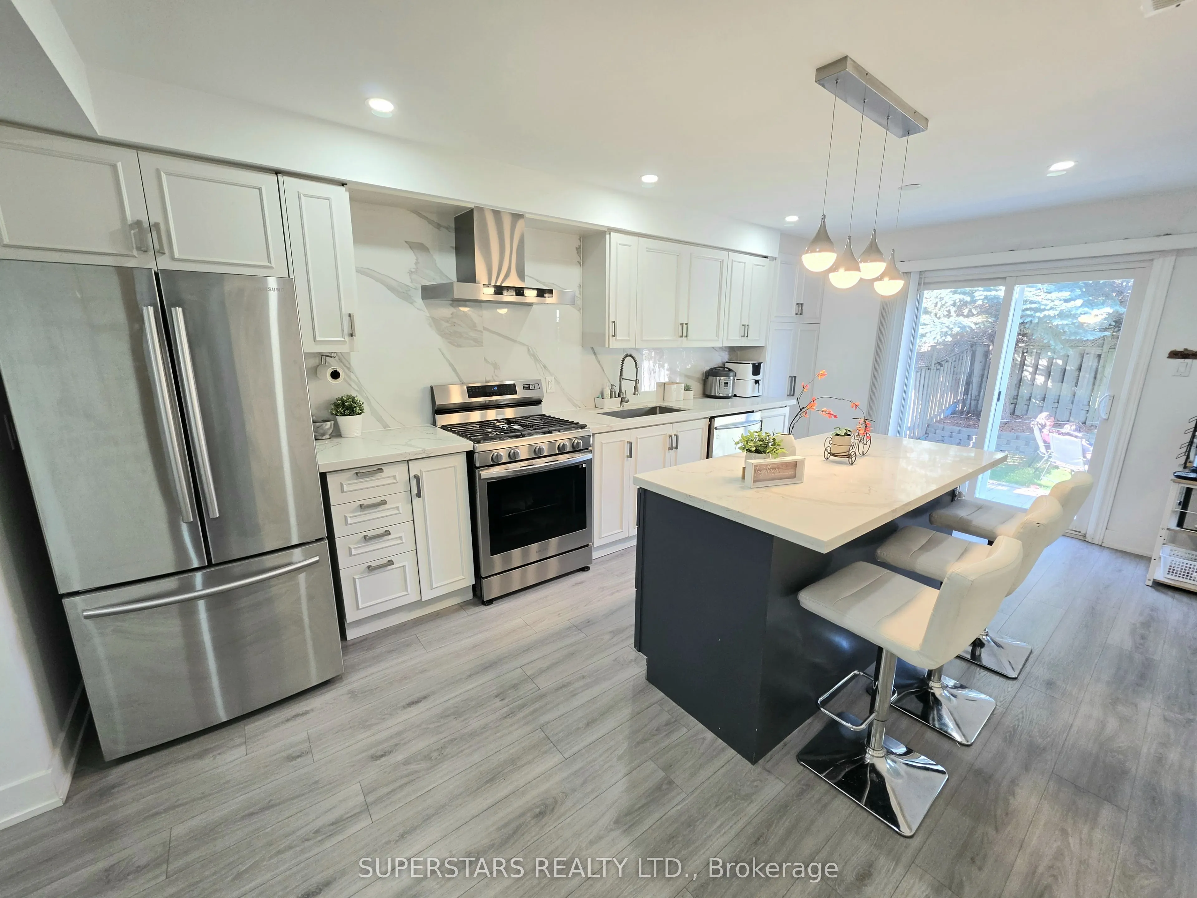 949 Binscarth Drive