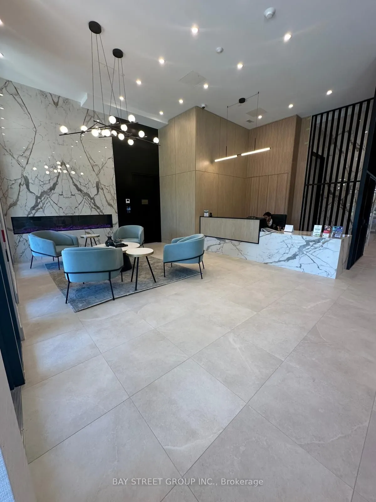 1381 Lakeshore Road E #616