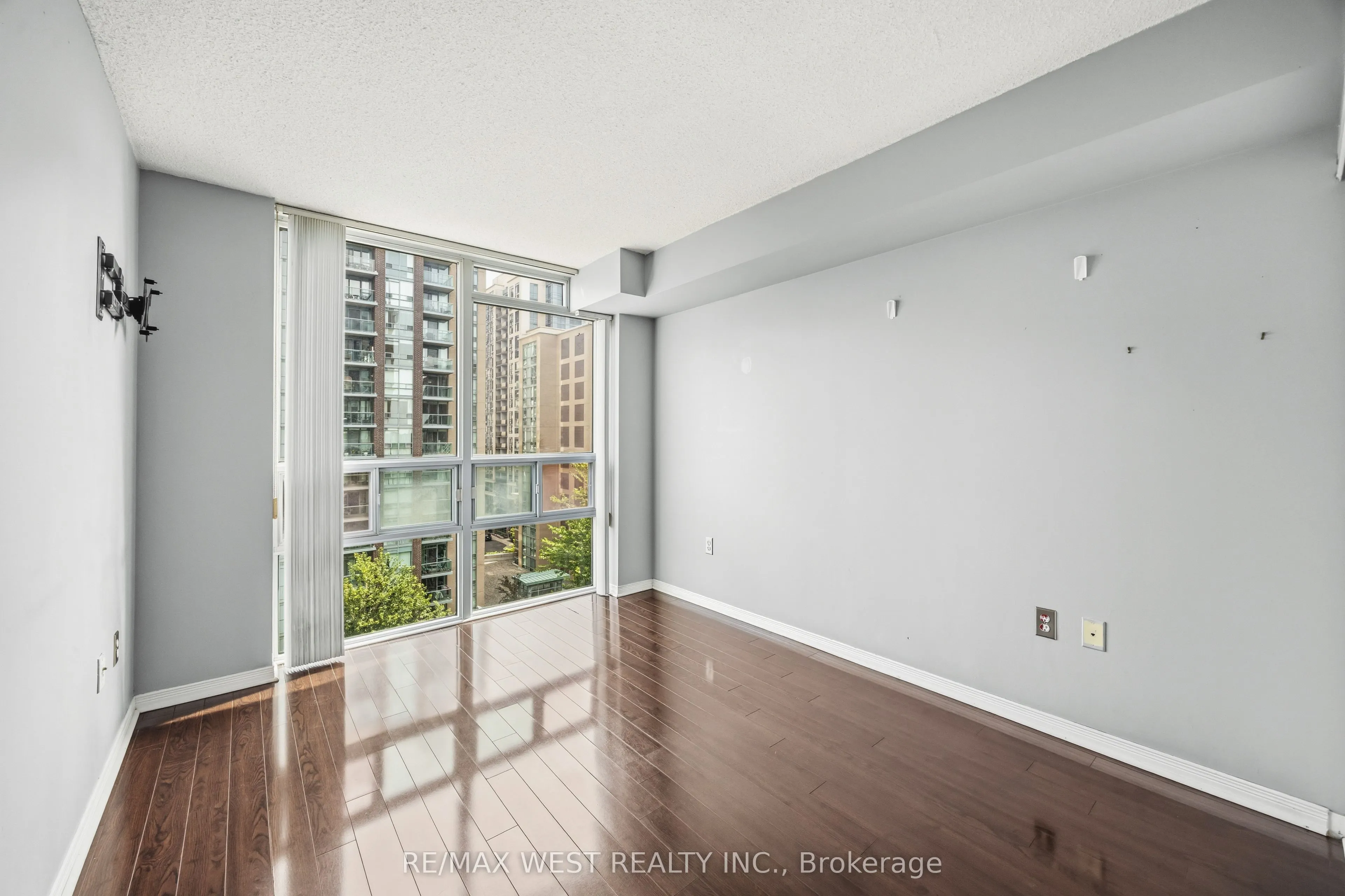 15 Michael Power Place #809