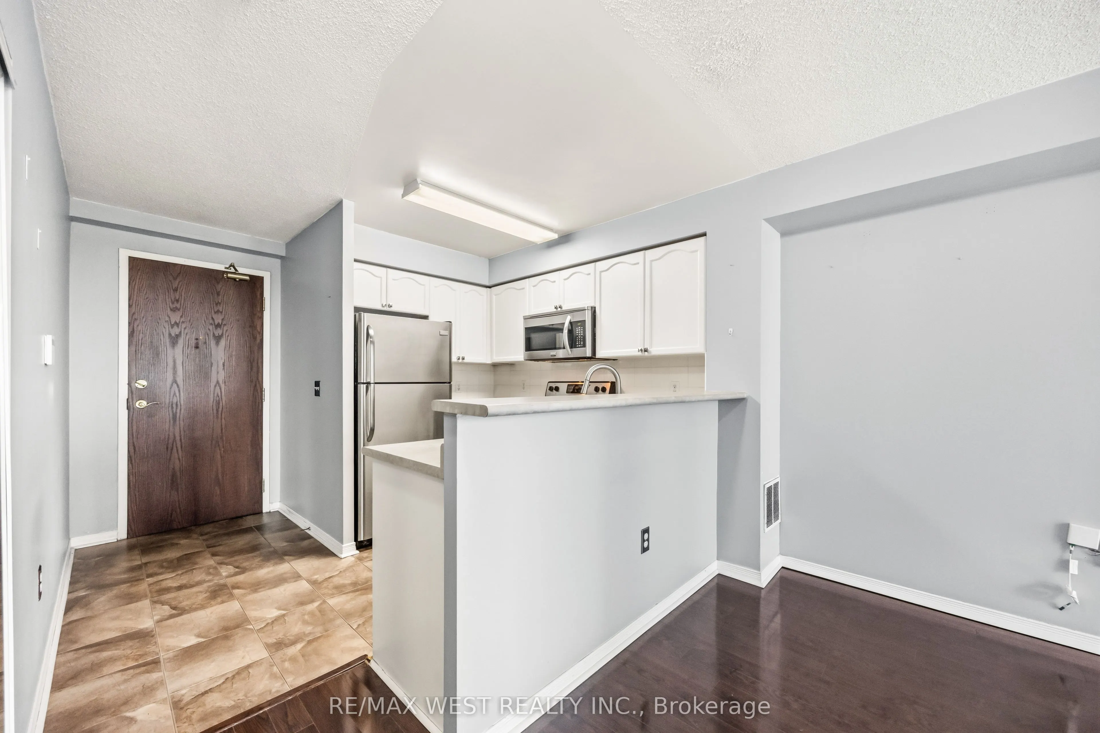 15 Michael Power Place #809