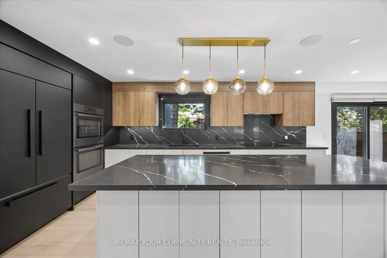 1584 Sunnycove Drive