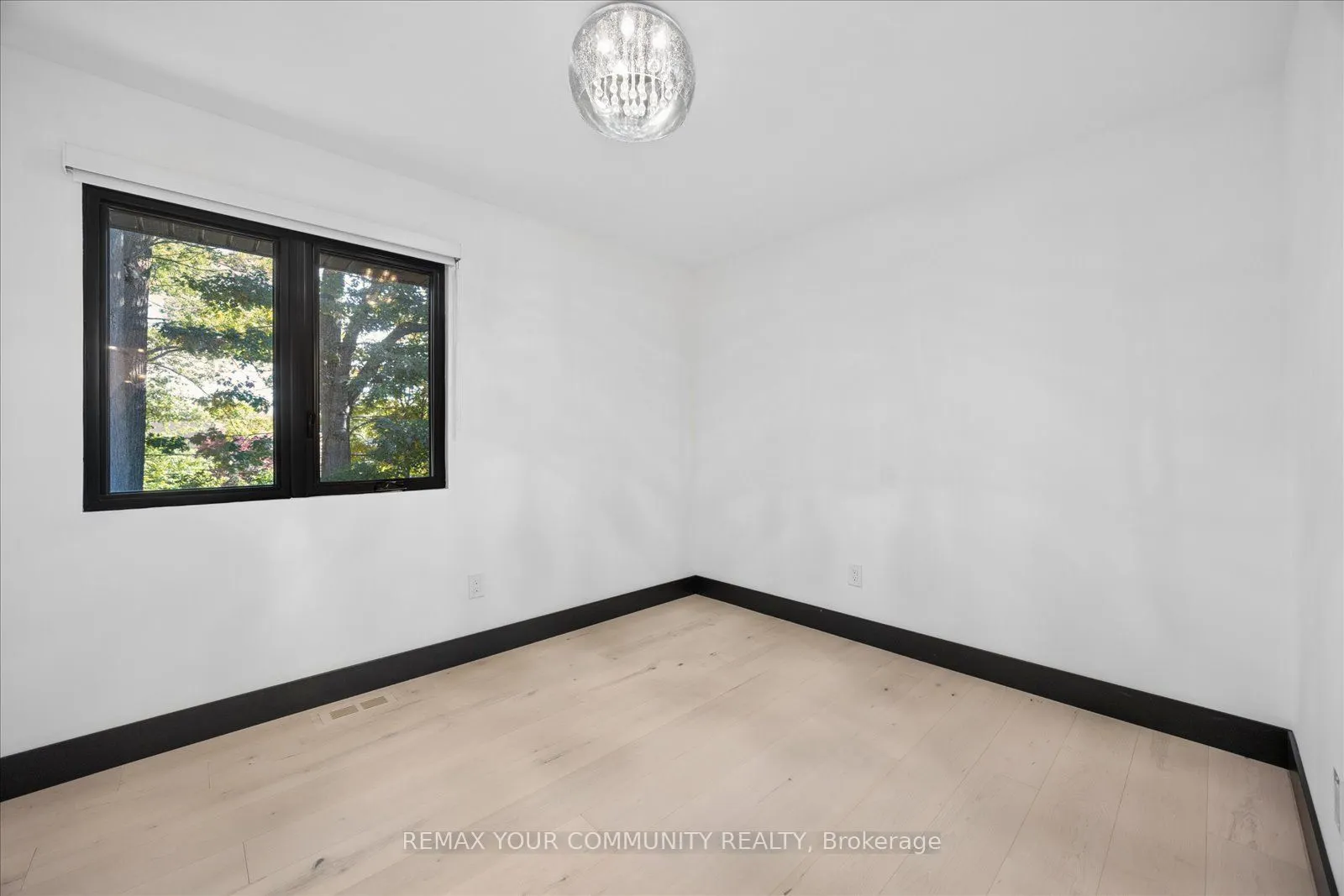 1584 Sunnycove Drive