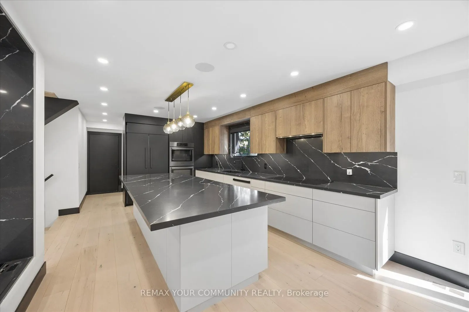1584 Sunnycove Drive