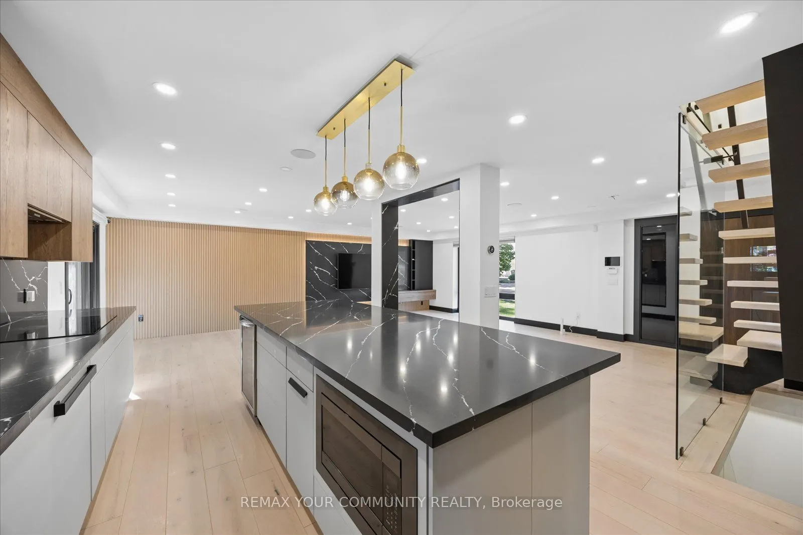 1584 Sunnycove Drive