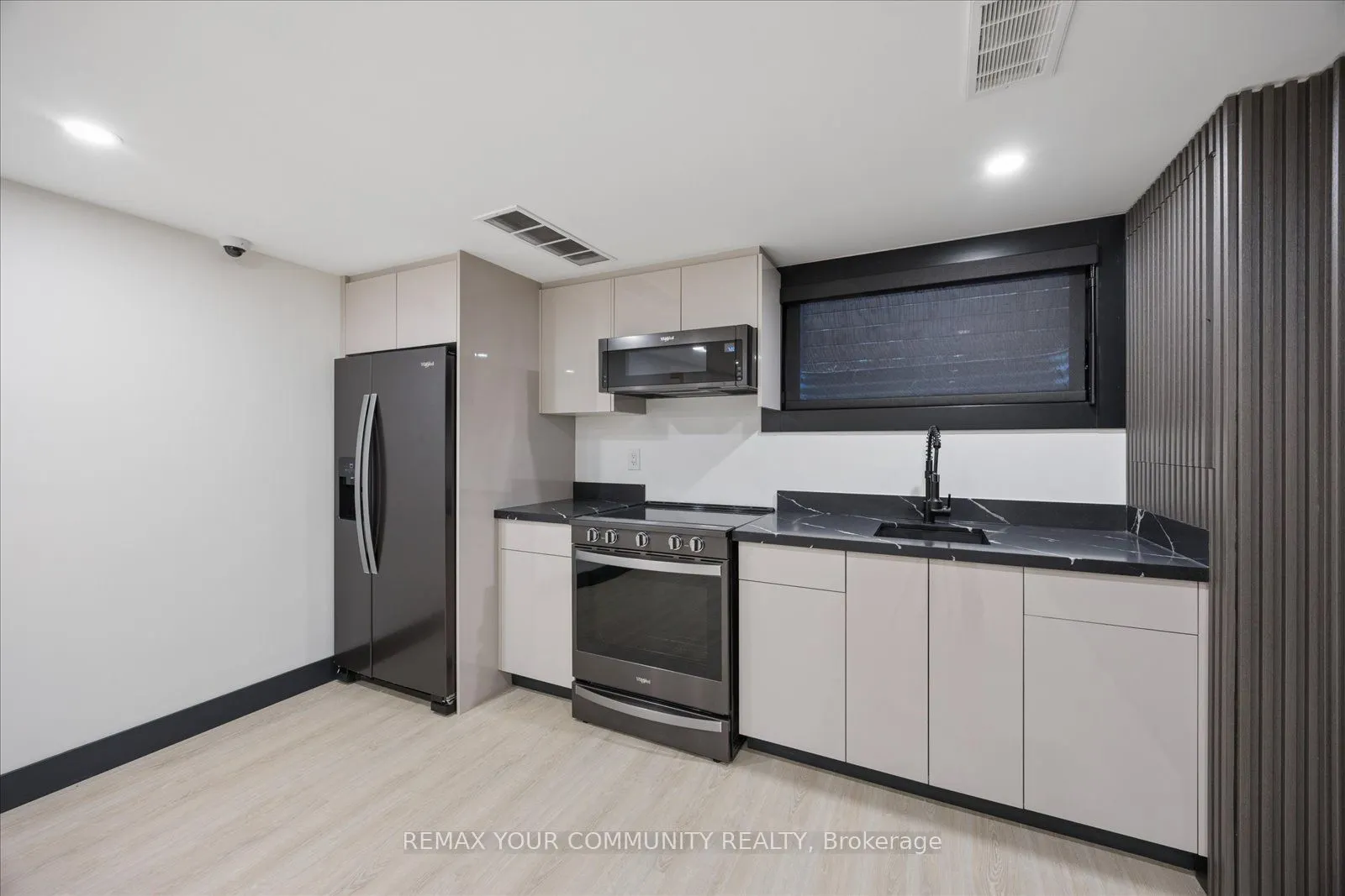1584 Sunnycove Drive