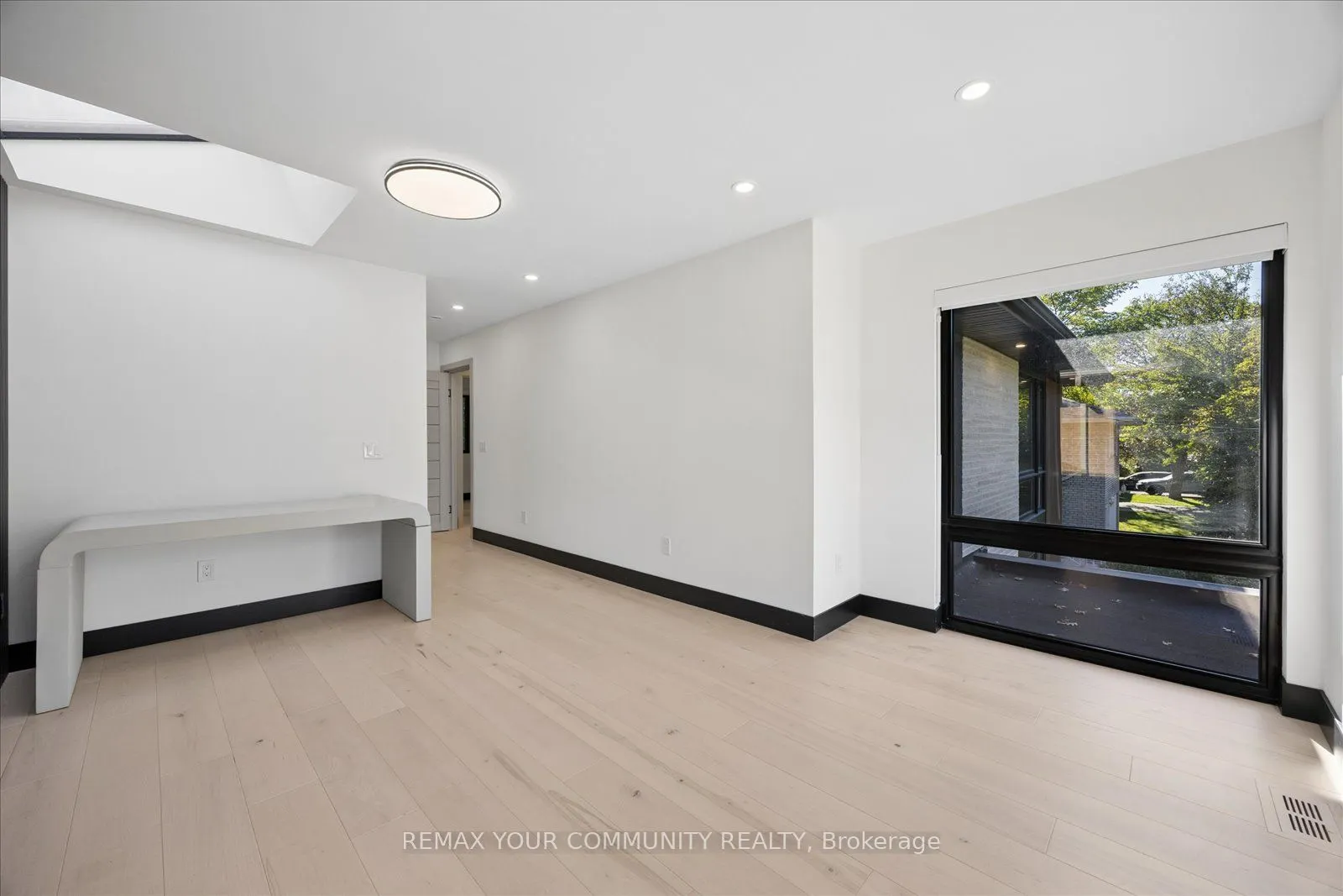 1584 Sunnycove Drive