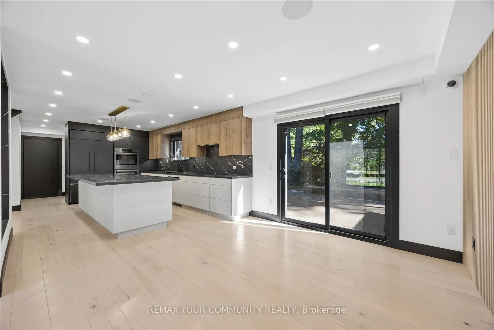 1584 Sunnycove Drive