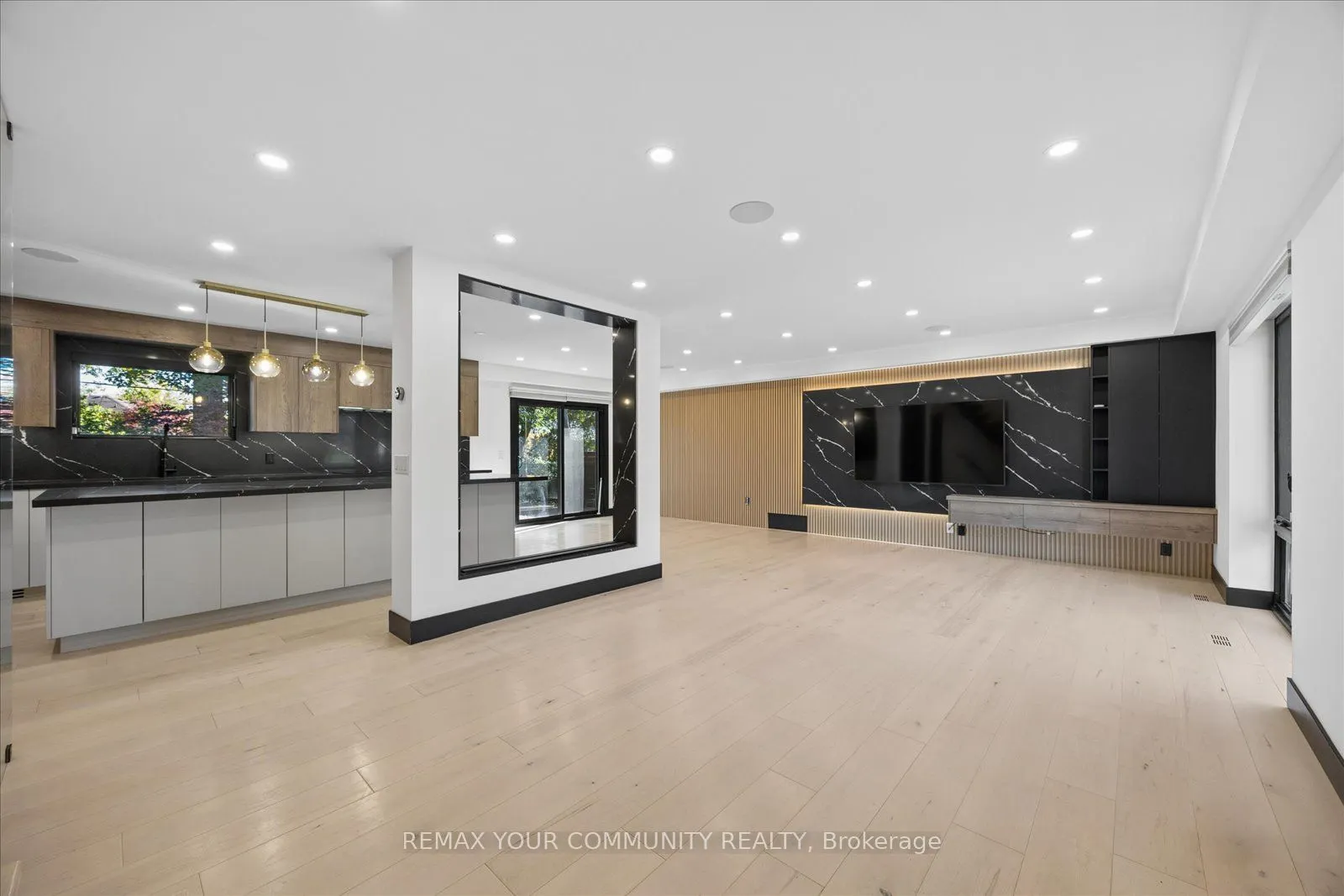 1584 Sunnycove Drive