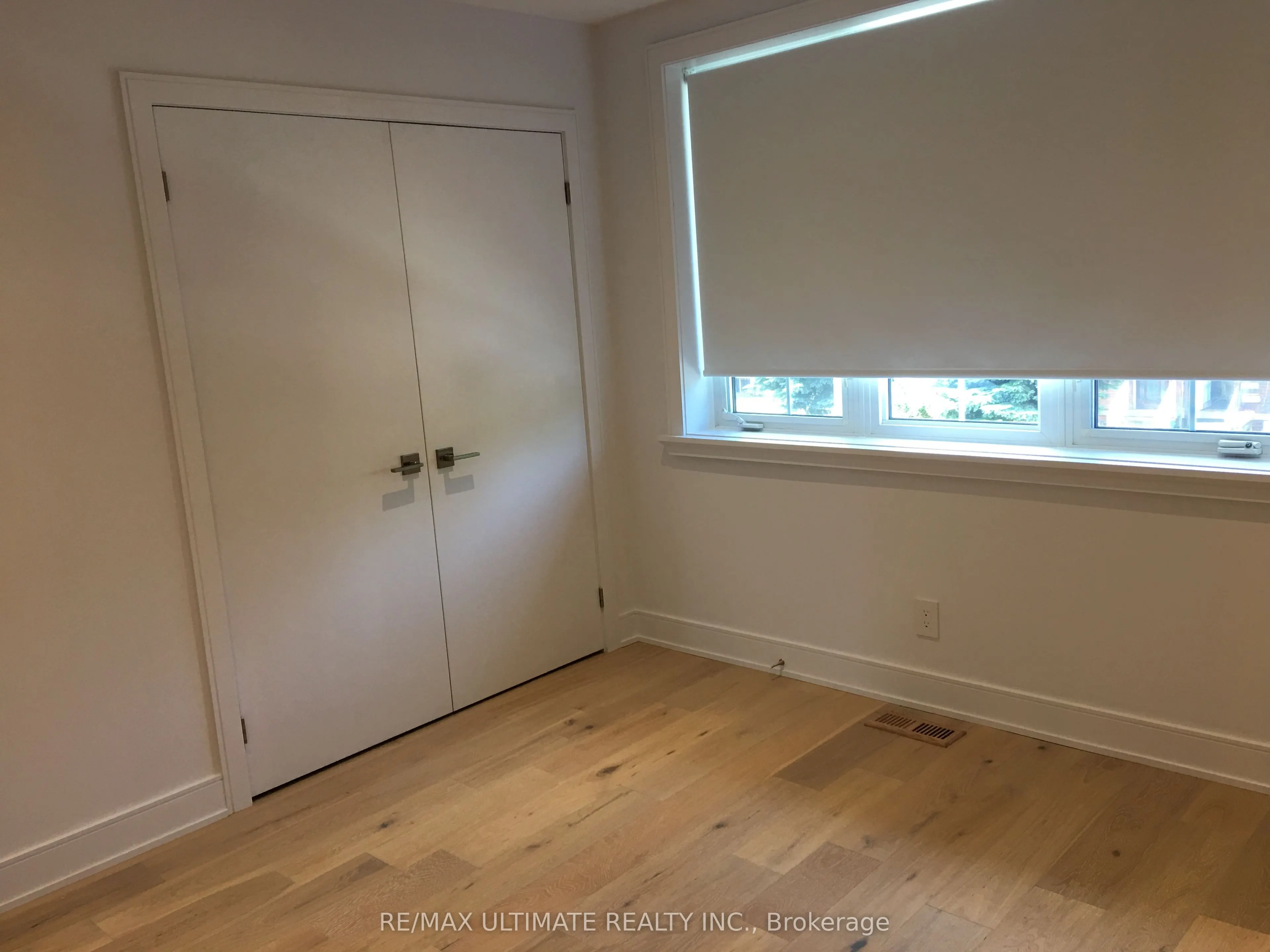 127 Harvie Avenue #Upper